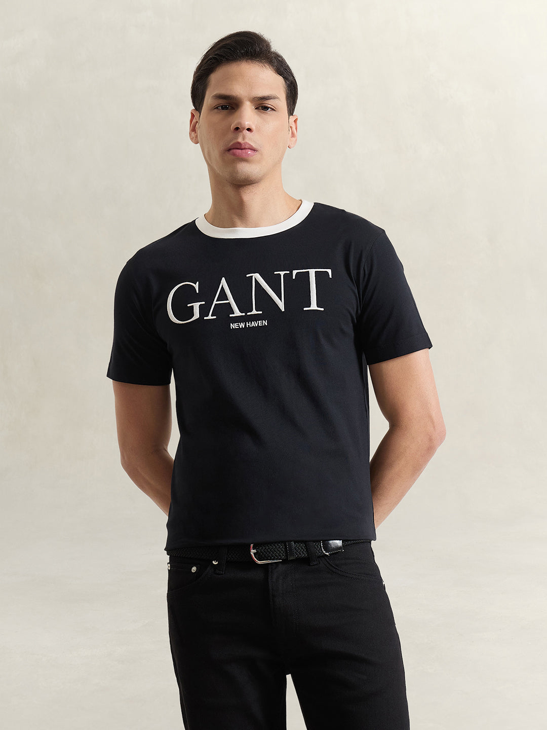 Gant Men Black Solid Regular Fit Pure Cotton T-Shirt