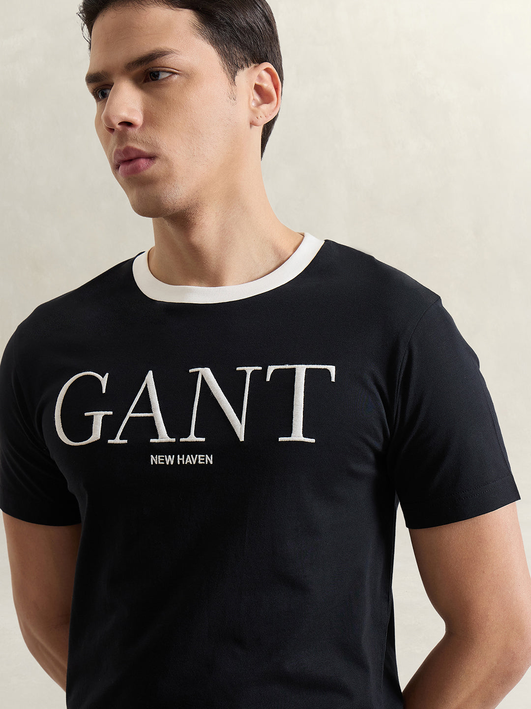 Gant Men Black Solid Regular Fit Pure Cotton T-Shirt