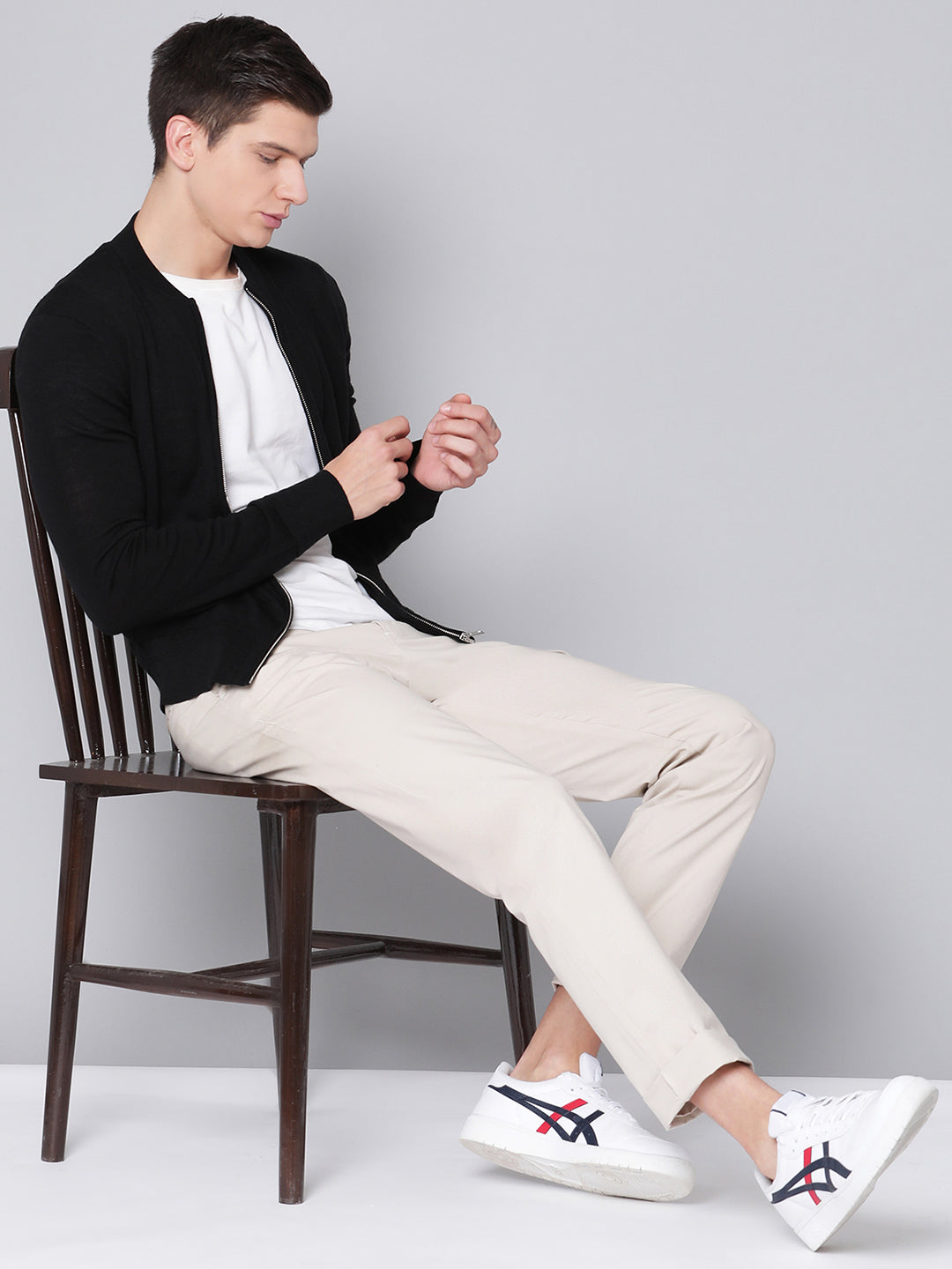 Bruun & Stengade Men Black Solid Round Neck Sweater