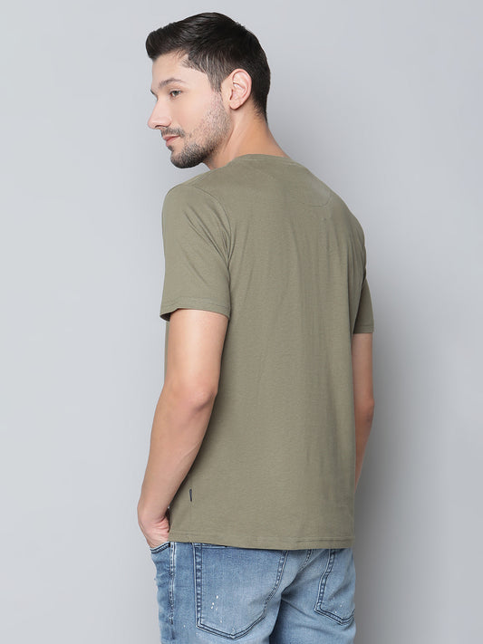 Lindbergh Men Green Solid Round Neck TShirt