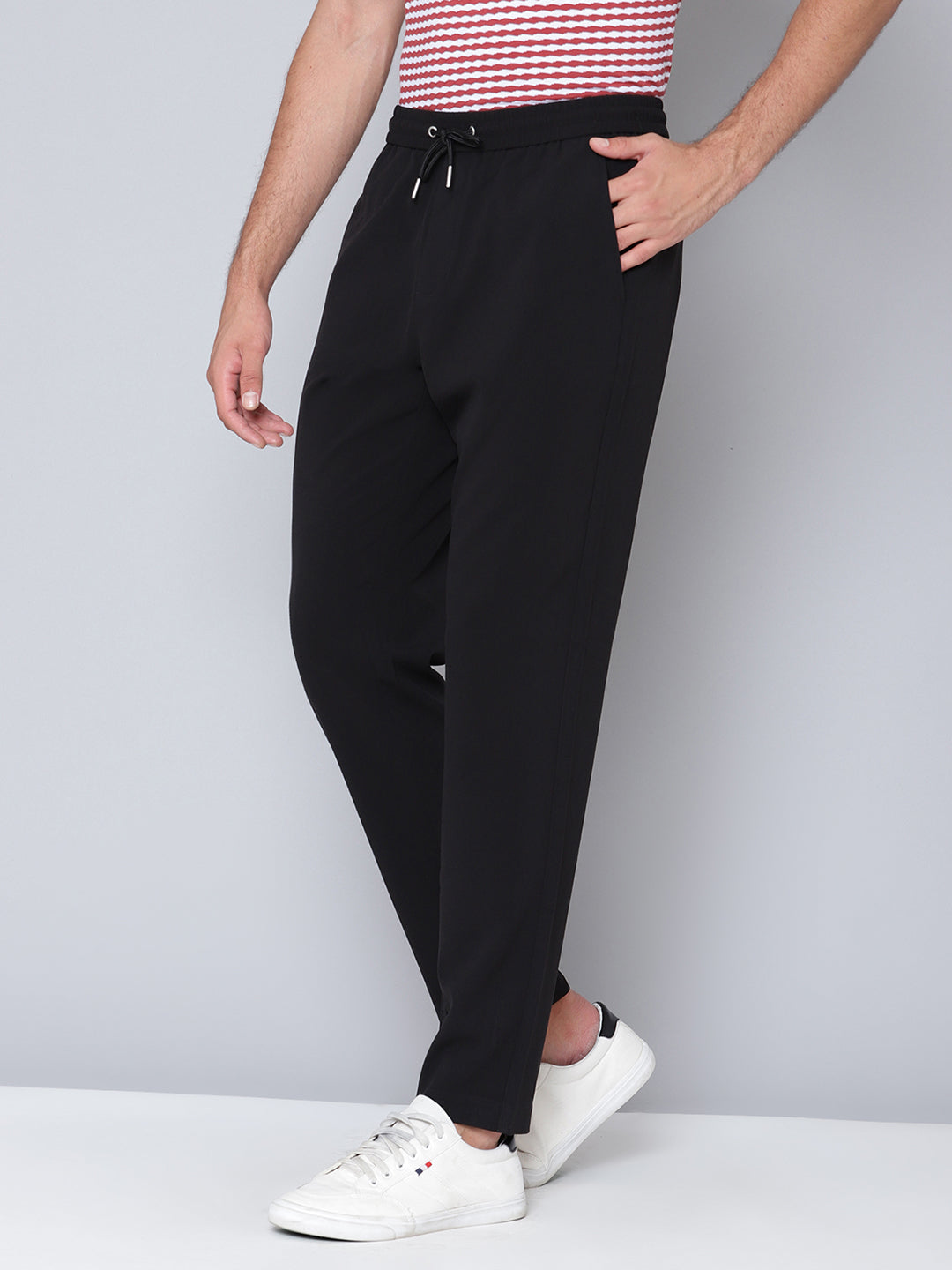 Lindbergh Men Black Solid Slim Fit Trouser