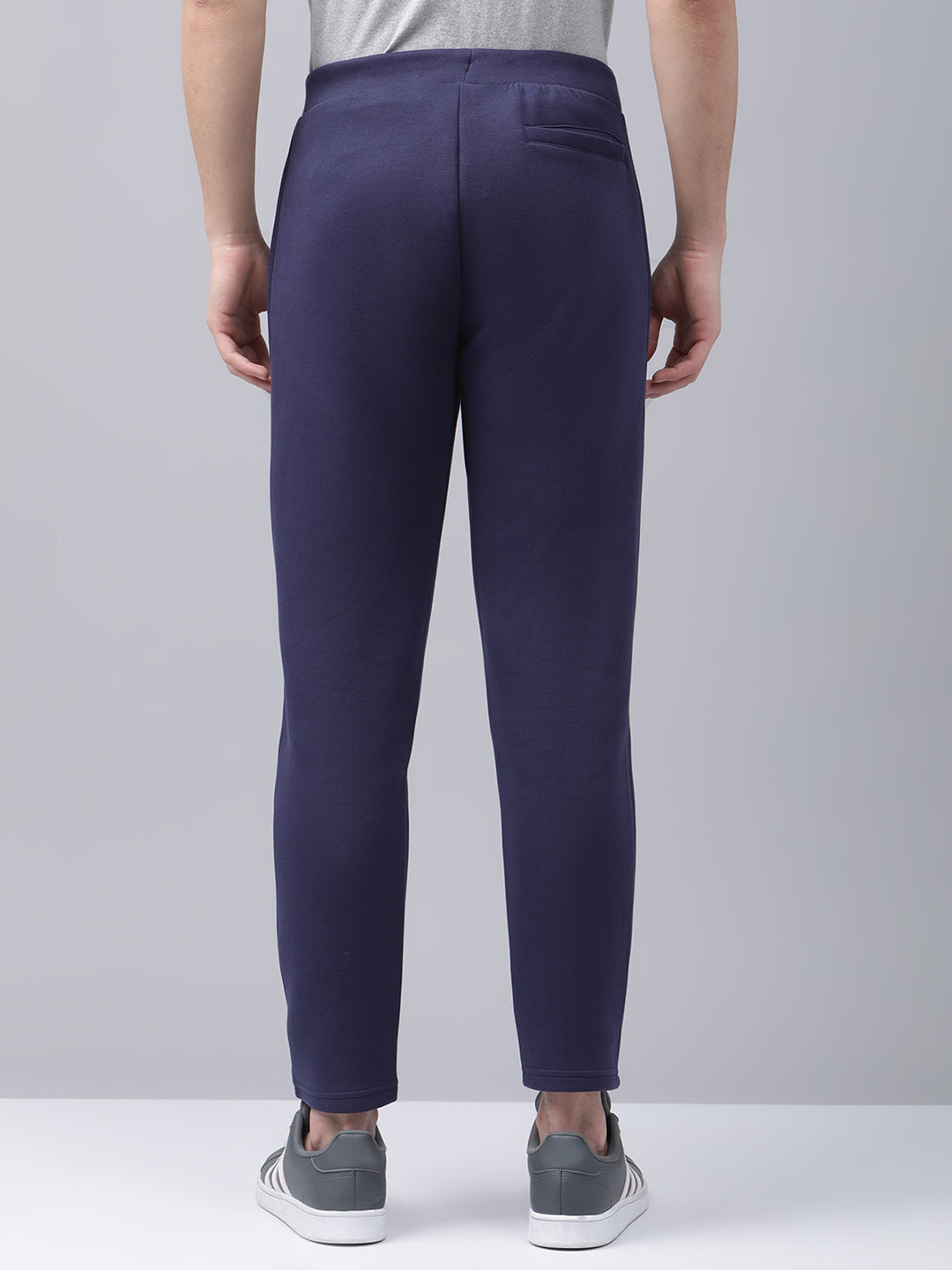 Lindbergh Men Blue Solid Regular Fit Sweatpant