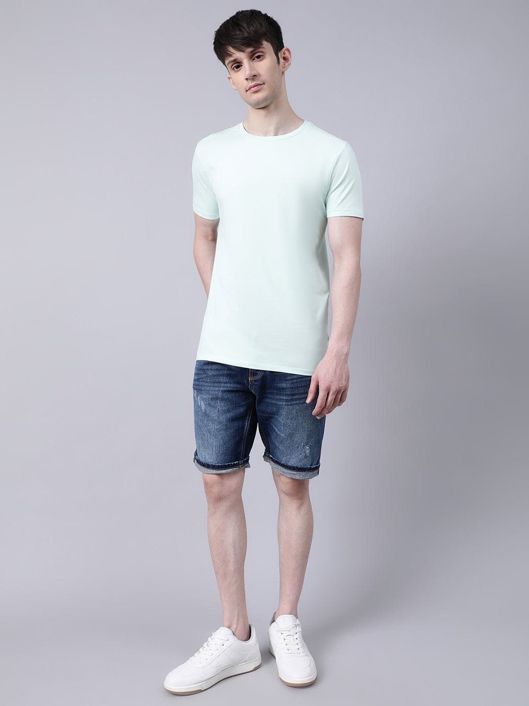 Lindbergh Men Solid Round Neck Tshirt