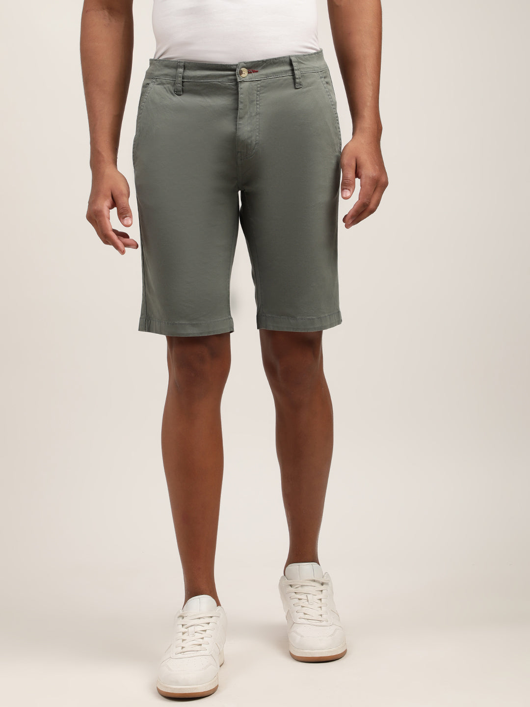 Lindbergh Men Dusty Green Solid Regular Fit Shorts