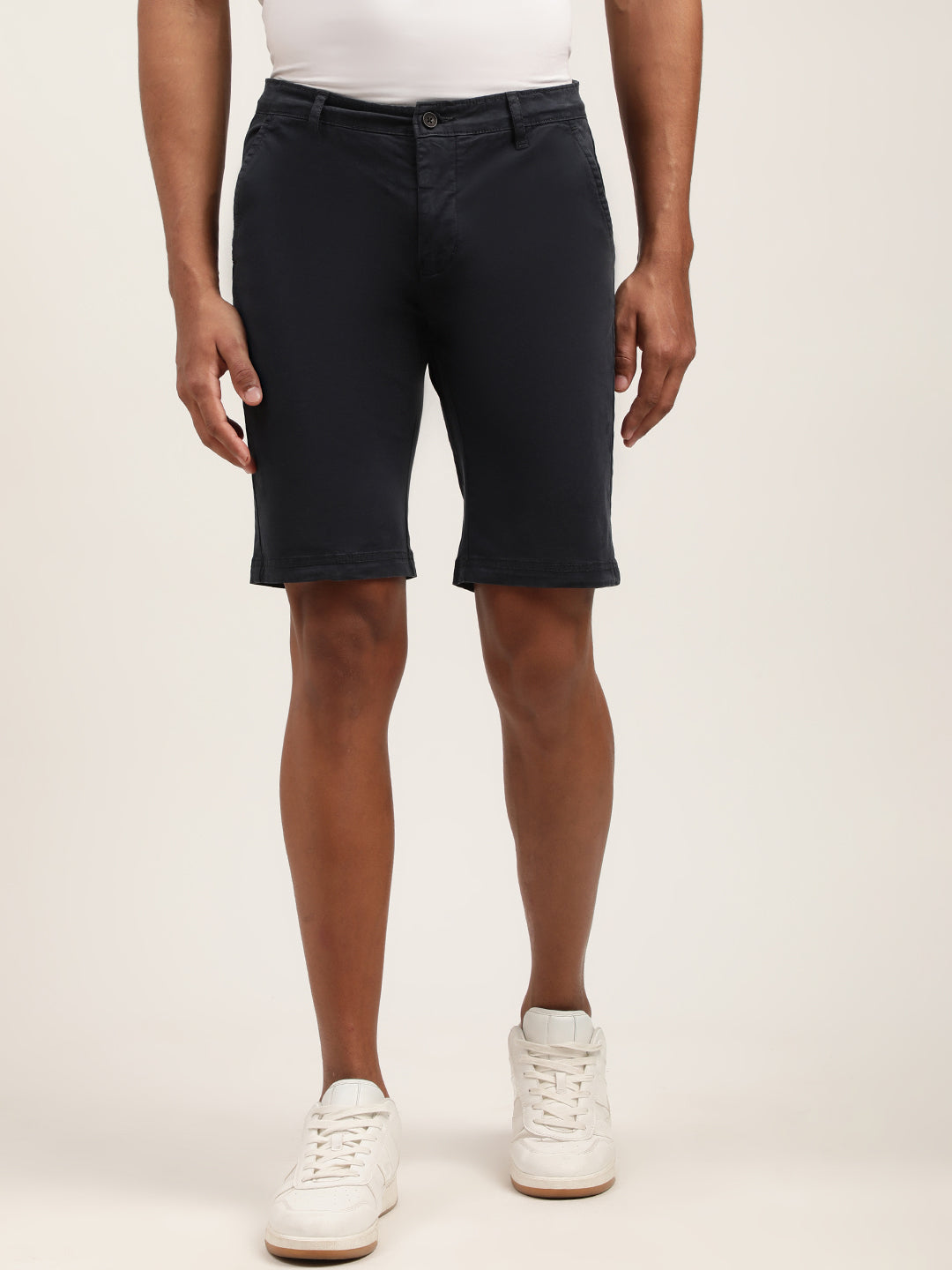 Lindbergh Men Black Solid Regular Fit Shorts