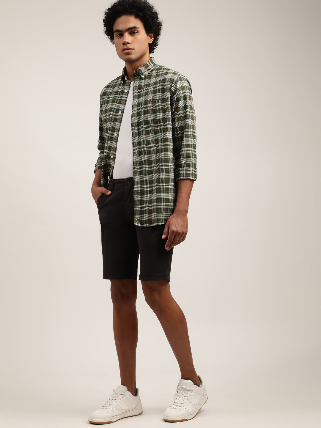 Lindbergh Men Dark Blue Solid Regular Fit Shorts