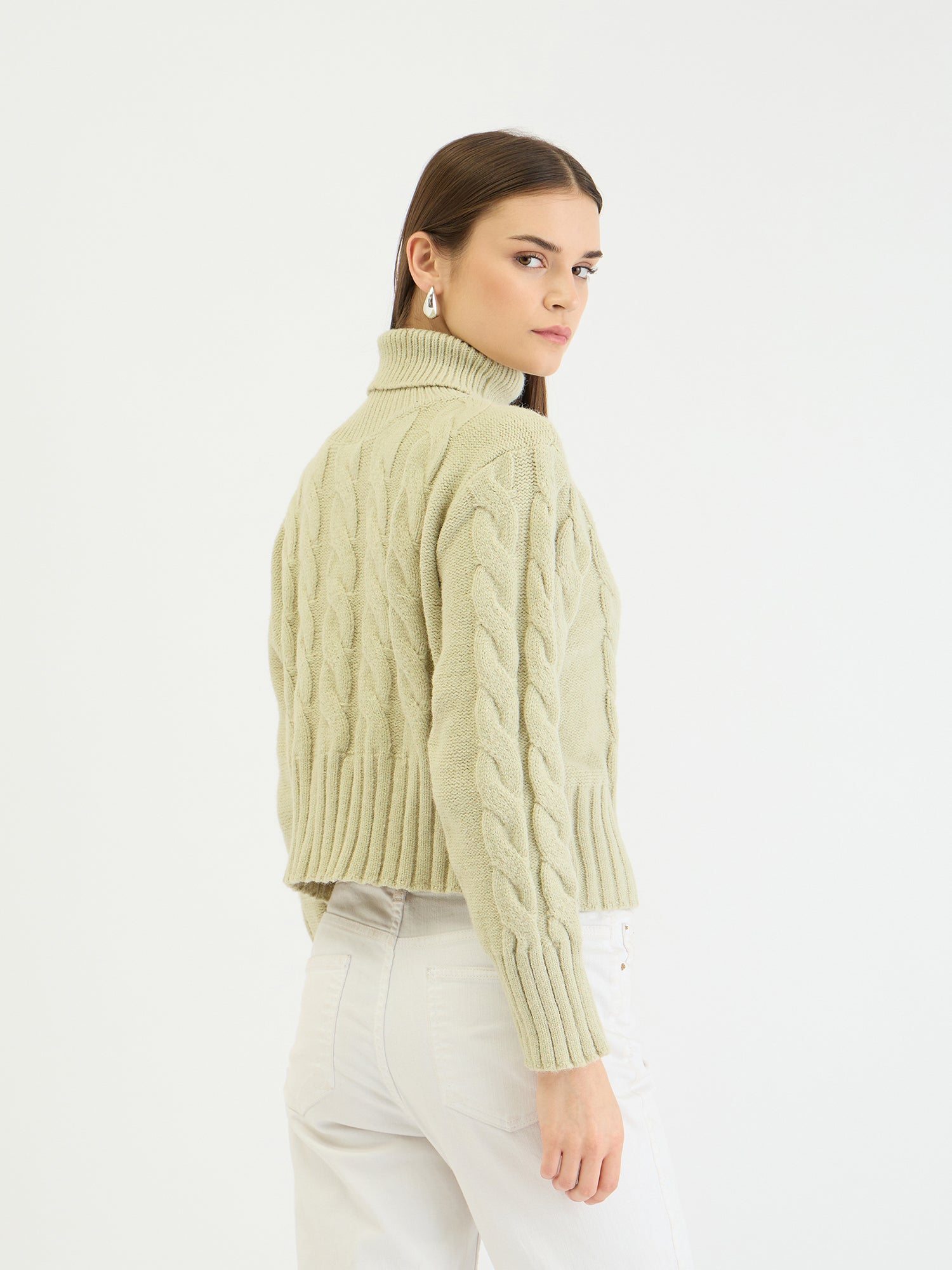 Centrestage Women Green Sweater