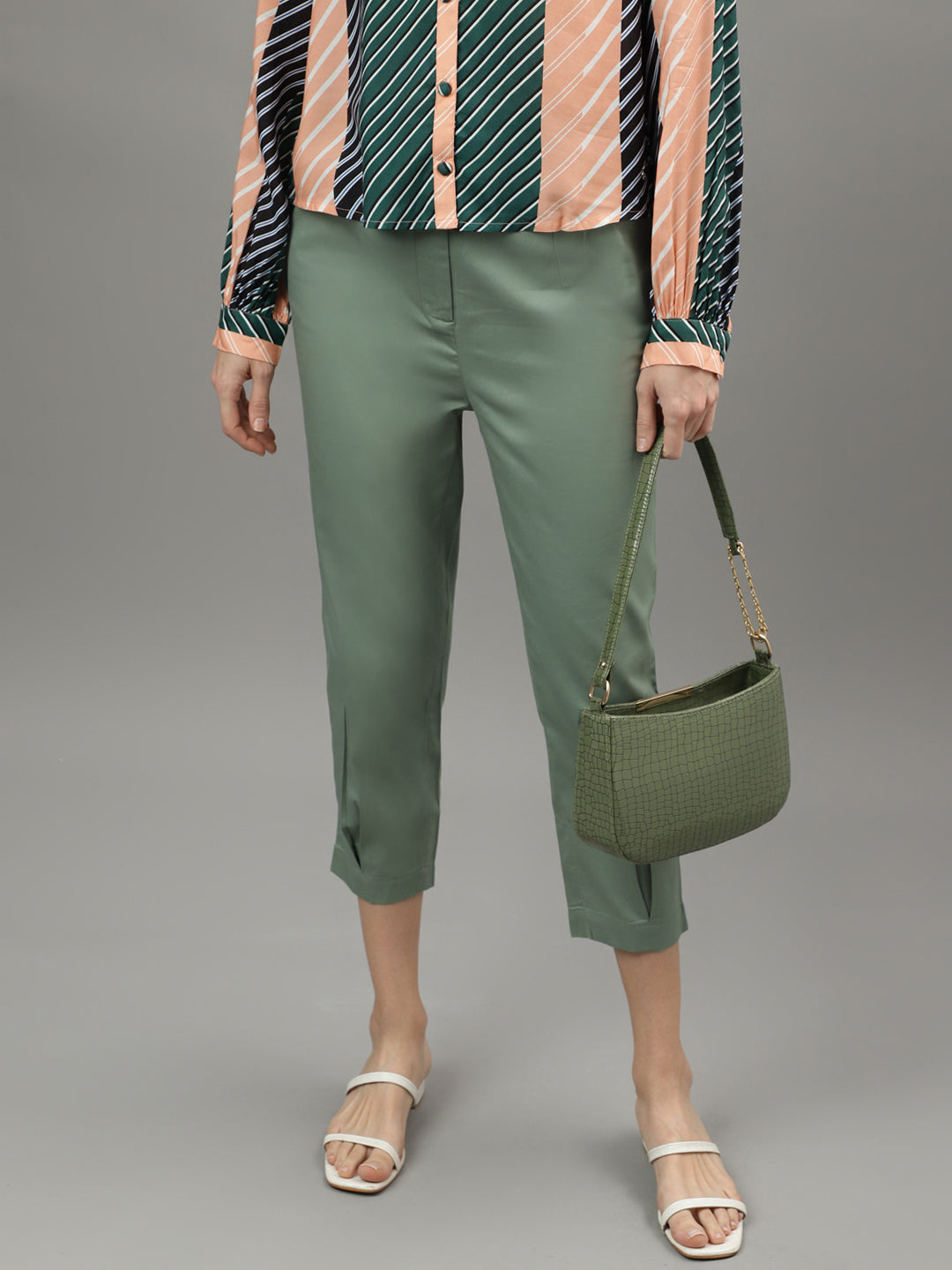 Iconic Women Olive Solid Regular Fit Trouser