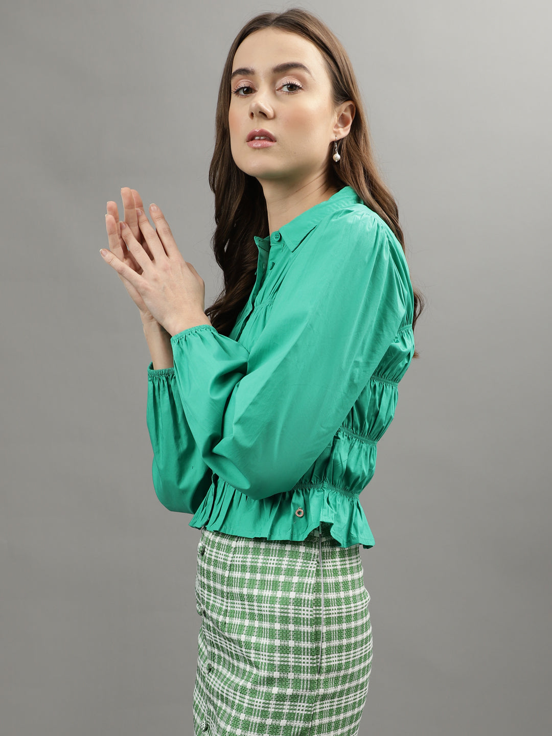Iconic Women Green Solid Collar Top
