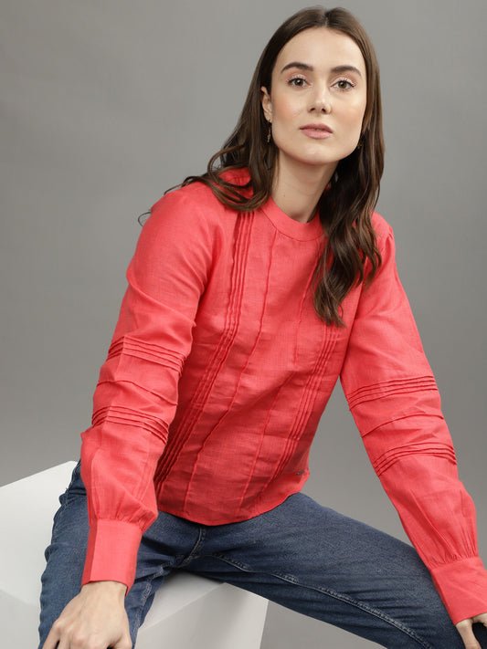 Iconic Women Red Solid Collar Top