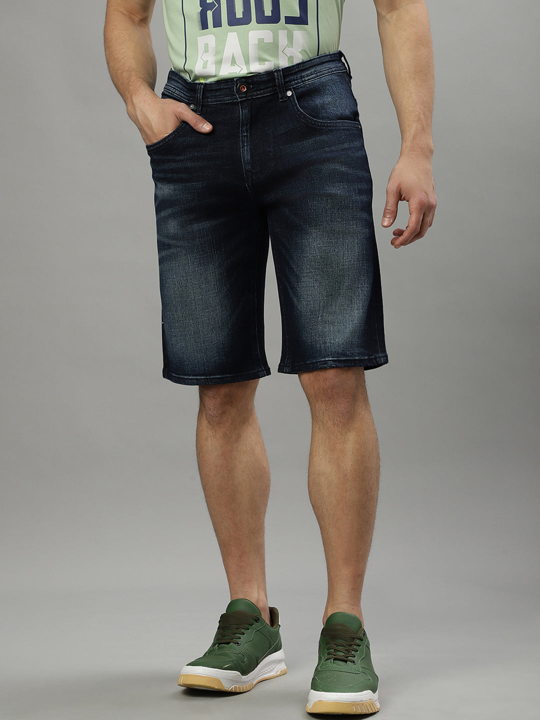 Iconic Men Dark Blue Solid Regular Fit Shorts