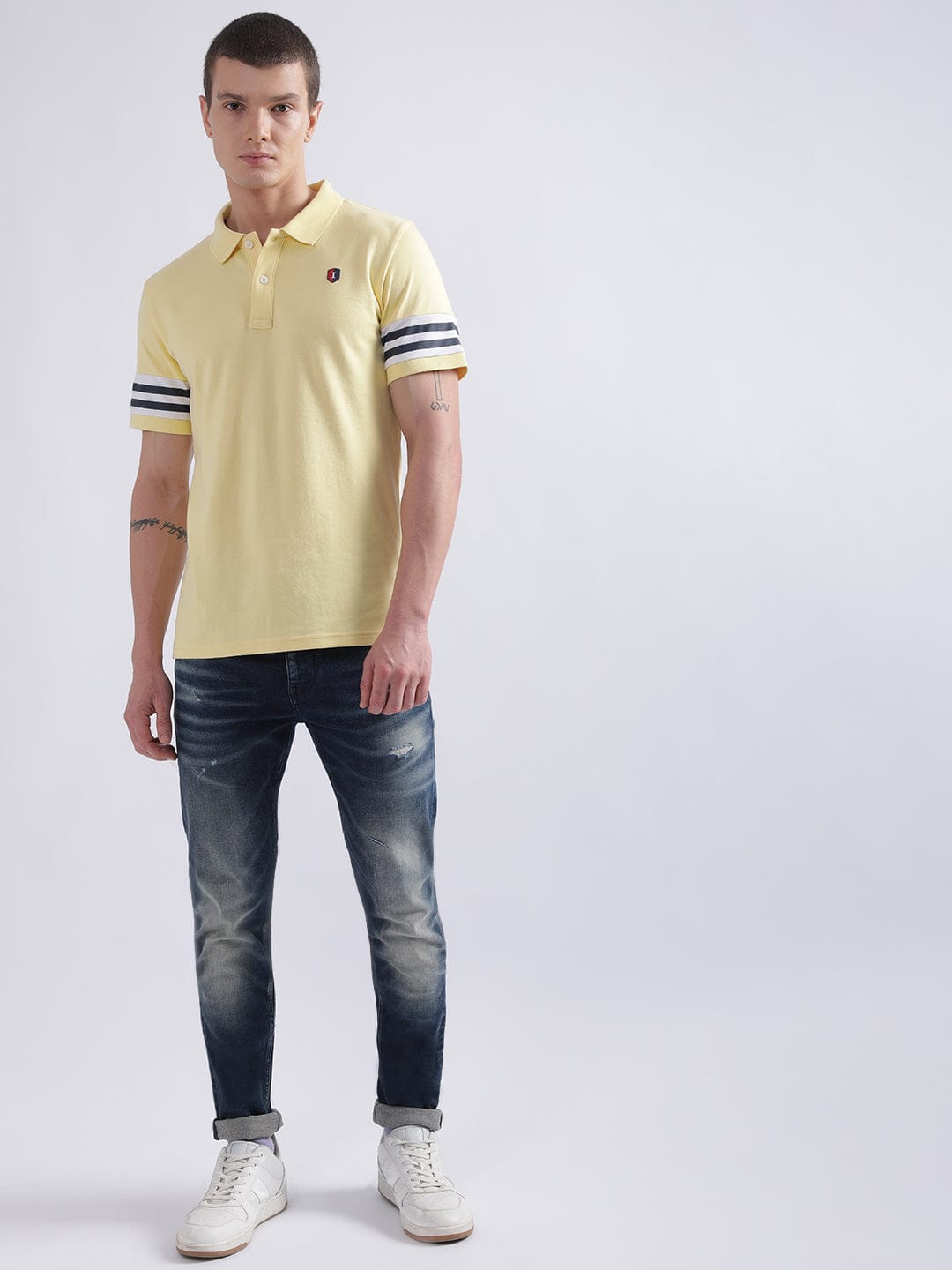 Iconic Men Blue Tapered Fit Jeans