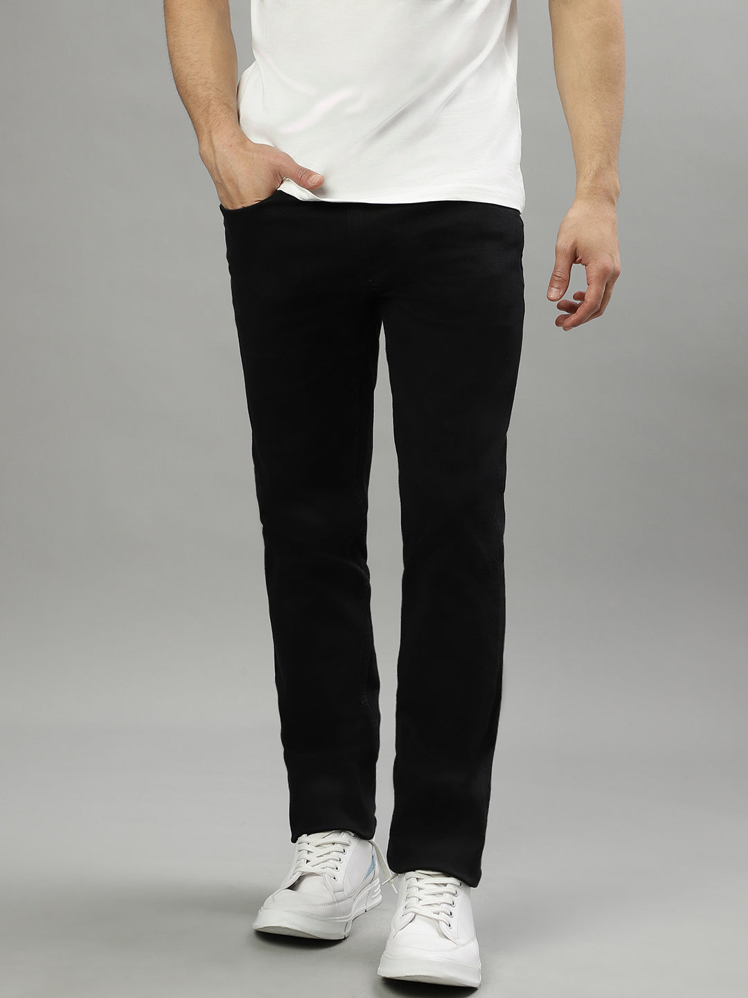 Iconic Men Black Slim Fit Jeans