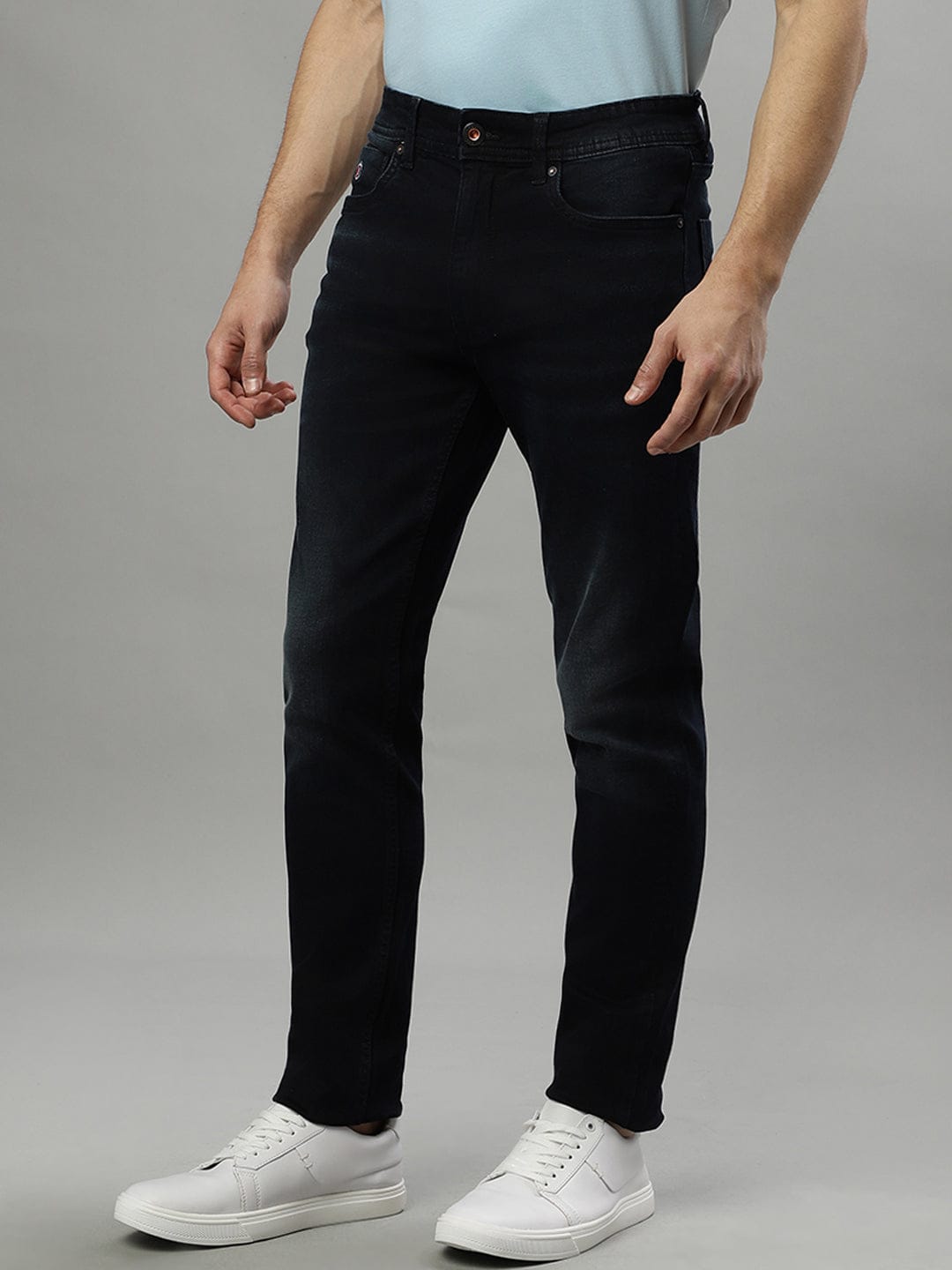 Iconic Men Blue Tapered Fit Jeans