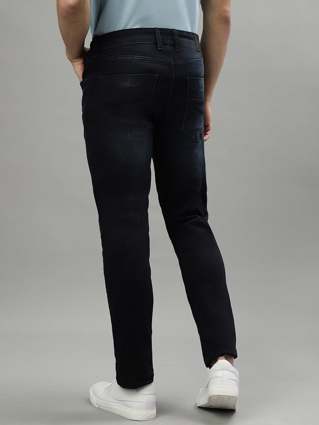 Iconic Men Blue Tapered Fit Jeans