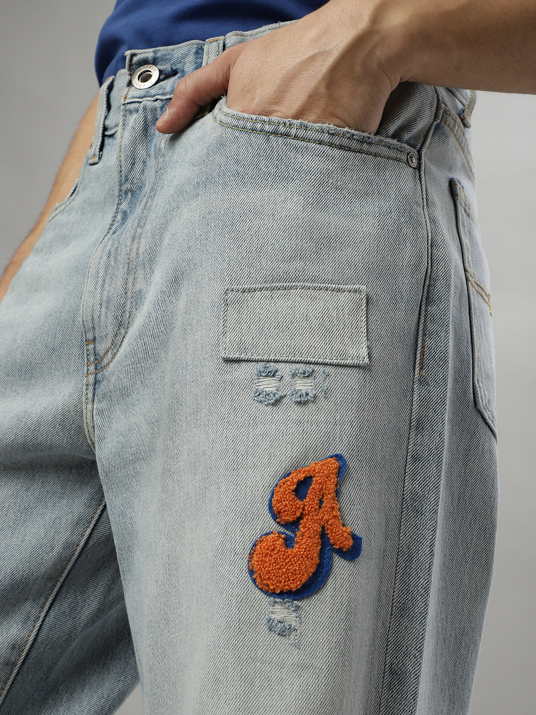 Iconic Men Blue Embroidered Relaxed Fit Jeans