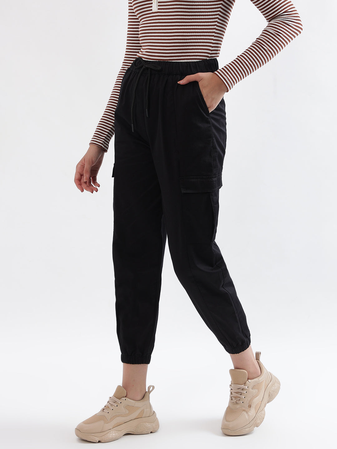 Elle Women Black Solid Relaxed Fit Sweatpant
