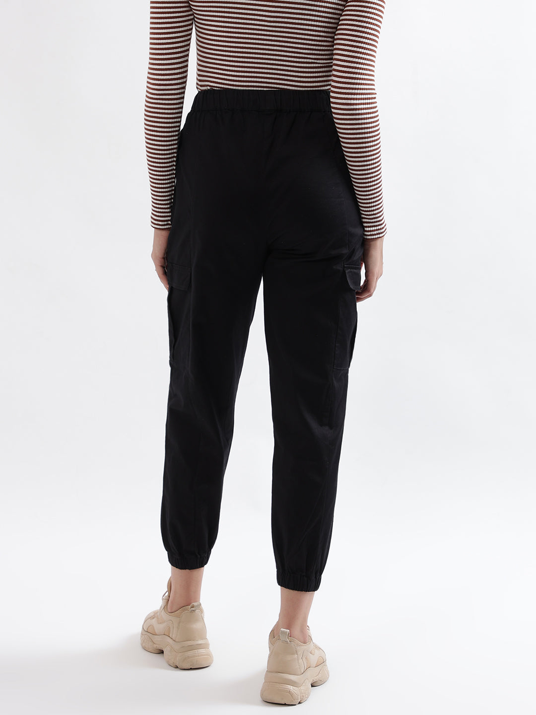Elle Women Black Solid Relaxed Fit Sweatpant