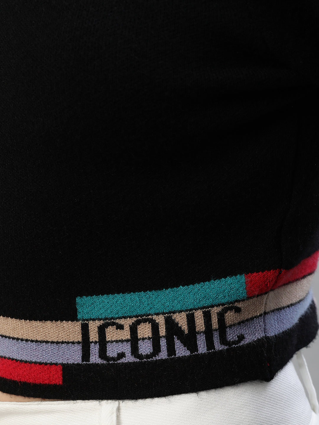 Iconic Women Black Solid Round Neck Sweater