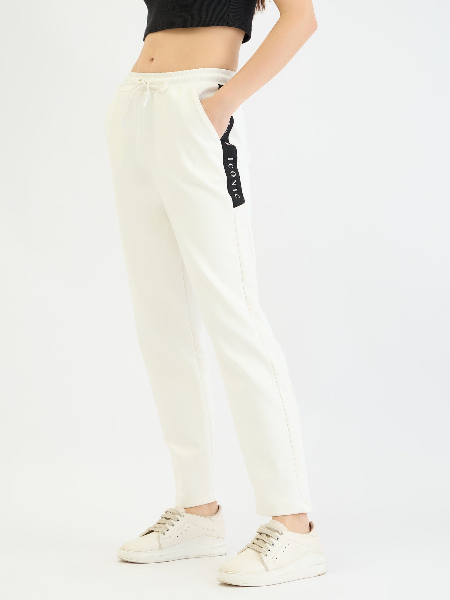 Iconic Women White Regular Fit Solid Sweatpant