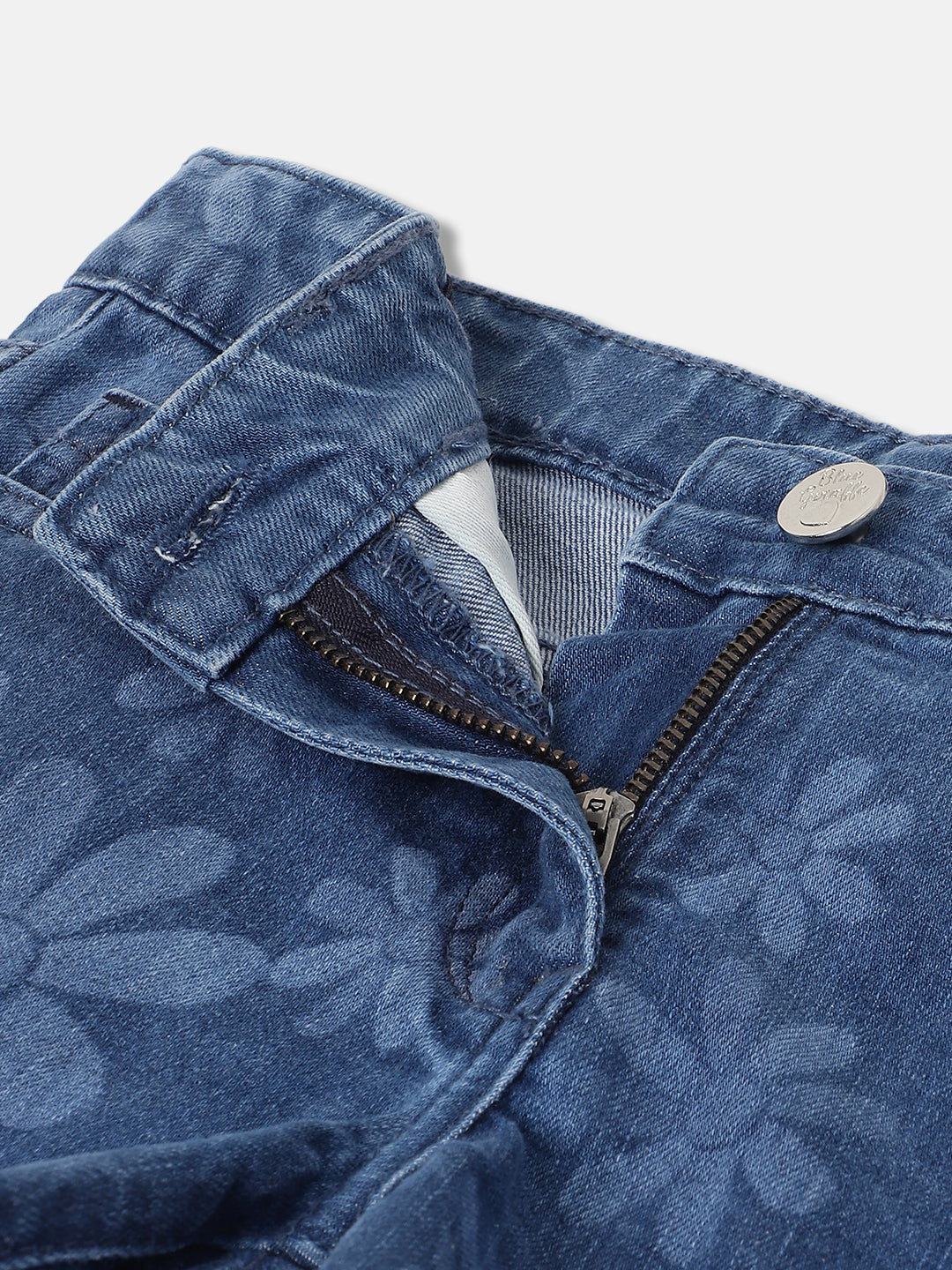 Blue Giraffe Girls Blue Printed Regular Fit Mid-Rise Shorts