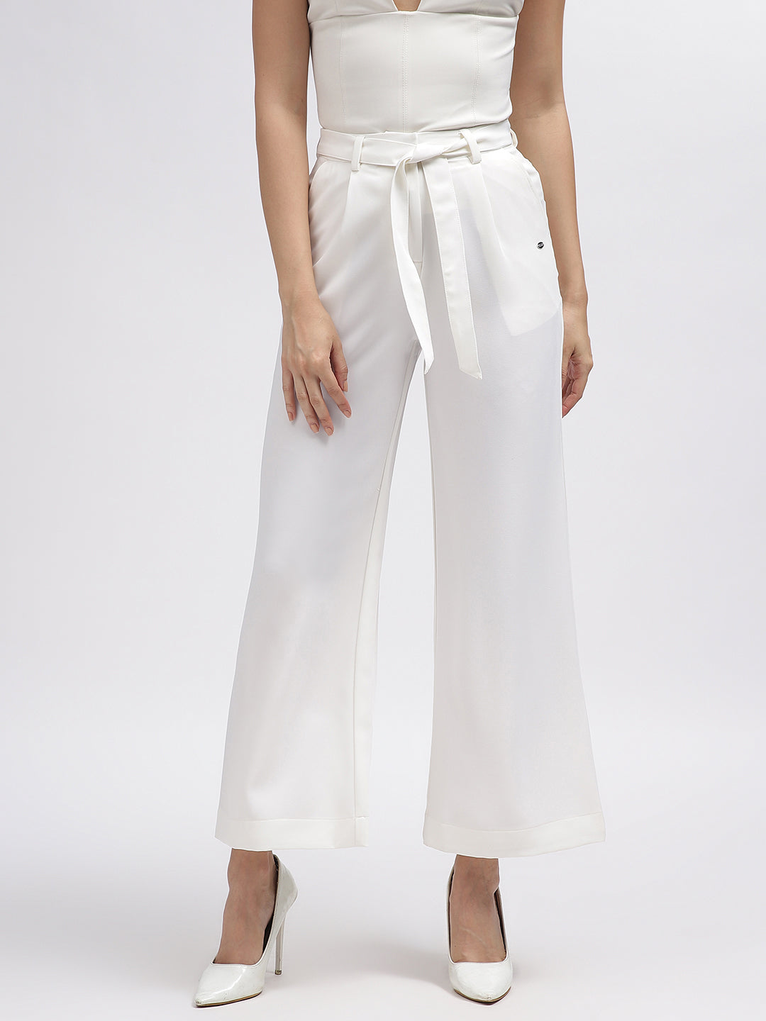 Elle Women Off White Solid Flared Trouser