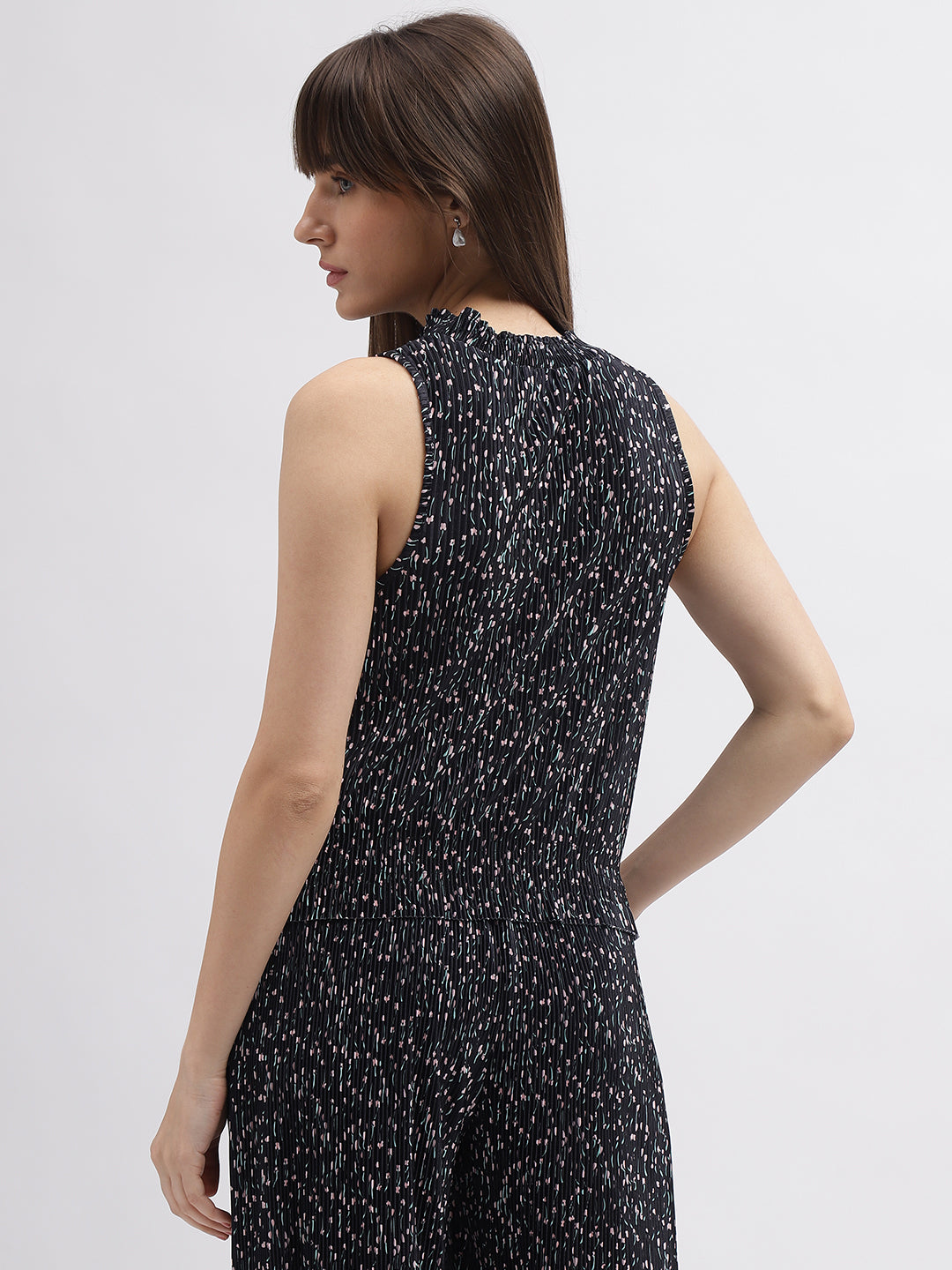 Elle Women Black Printed Mock Neck Sleeveless Top