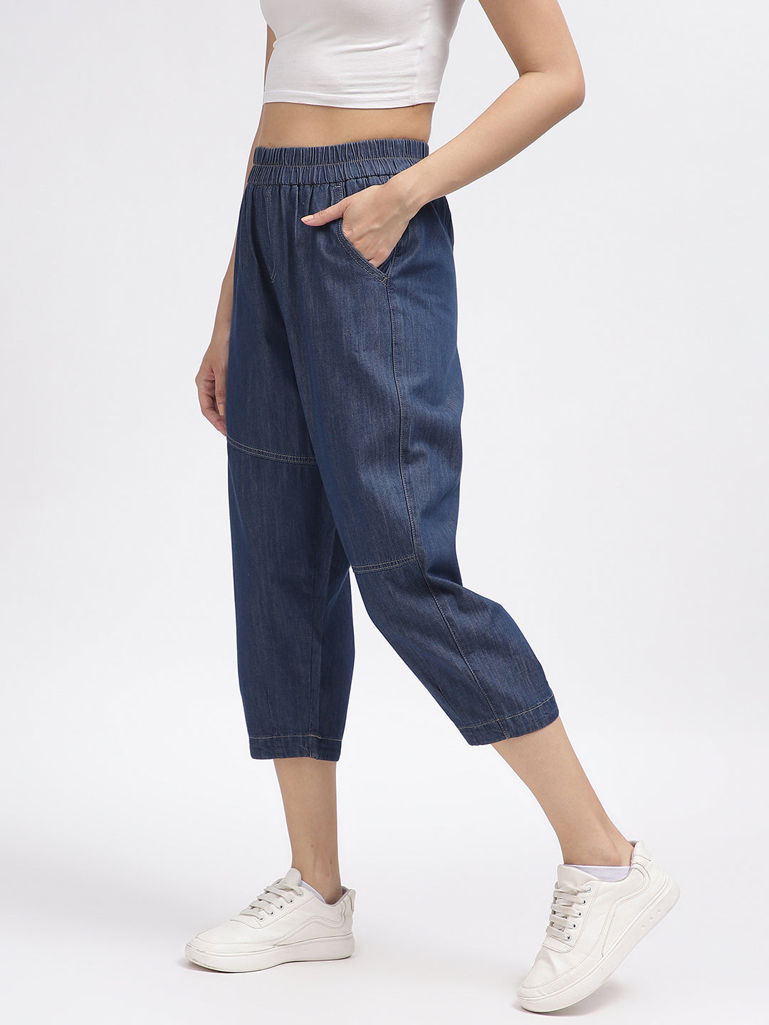 Iconic Women Blue Solid Relaxed Fit Jeans