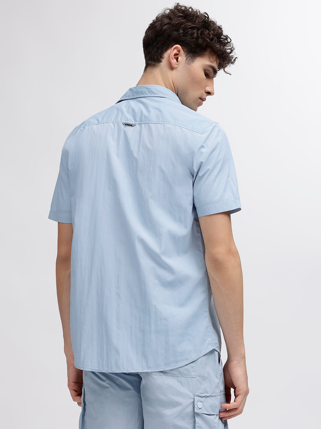 Iconic Men Blue Solid Spread Collar Short Sleeves Shirt