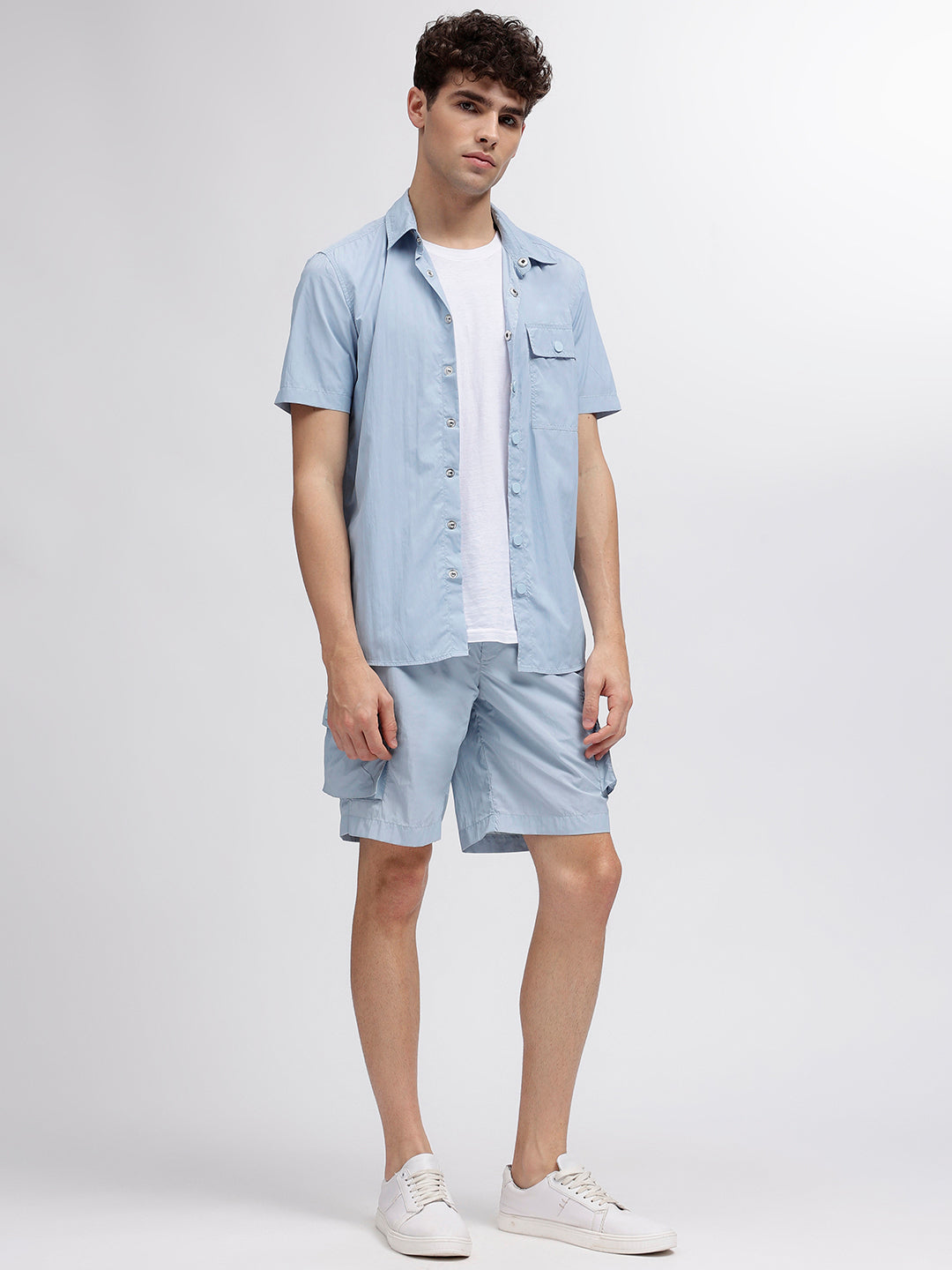 Iconic Men Blue Solid Spread Collar Short Sleeves Shirt