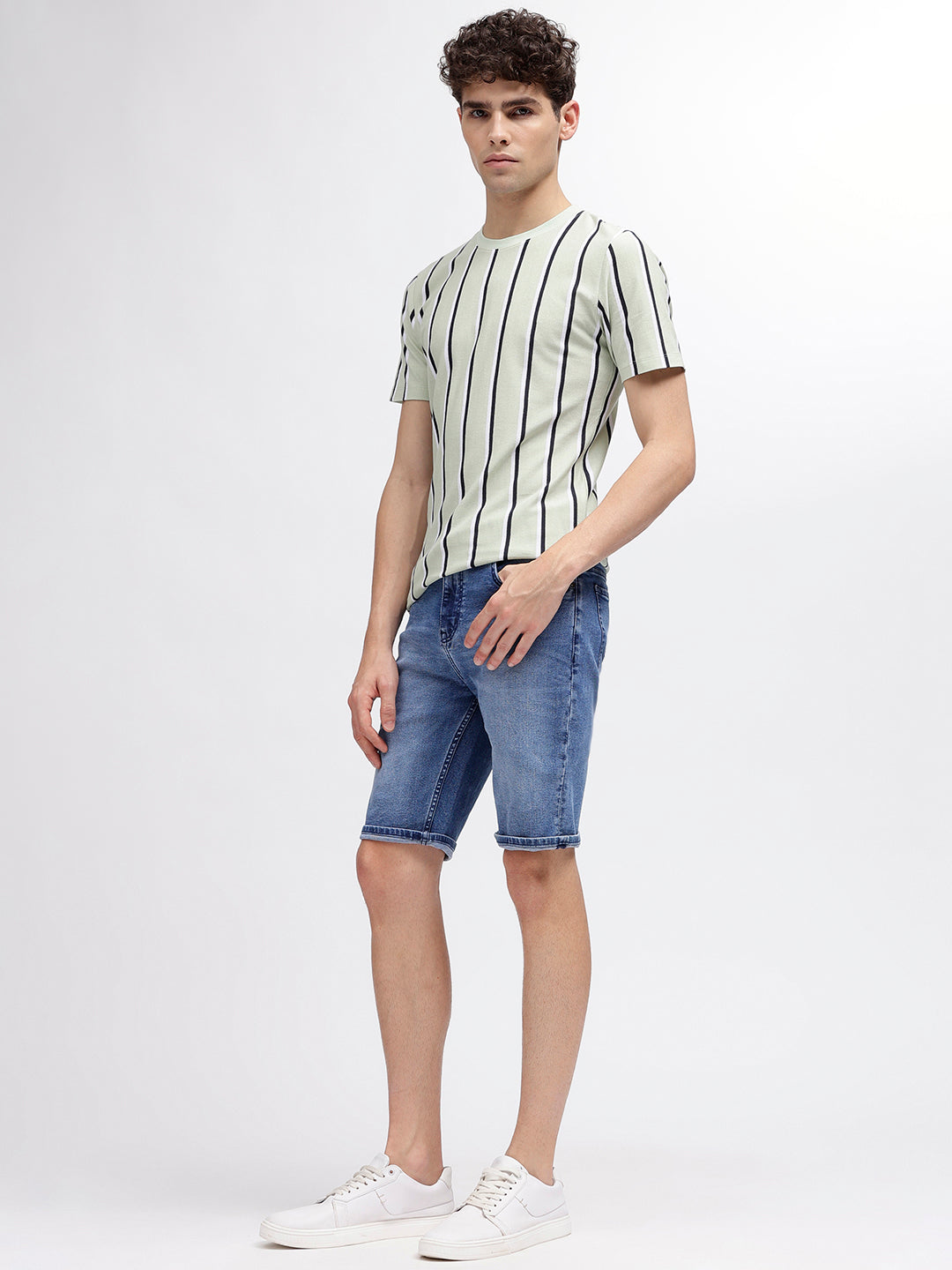 Lindbergh Men Blue Solid Regular Fit Shorts