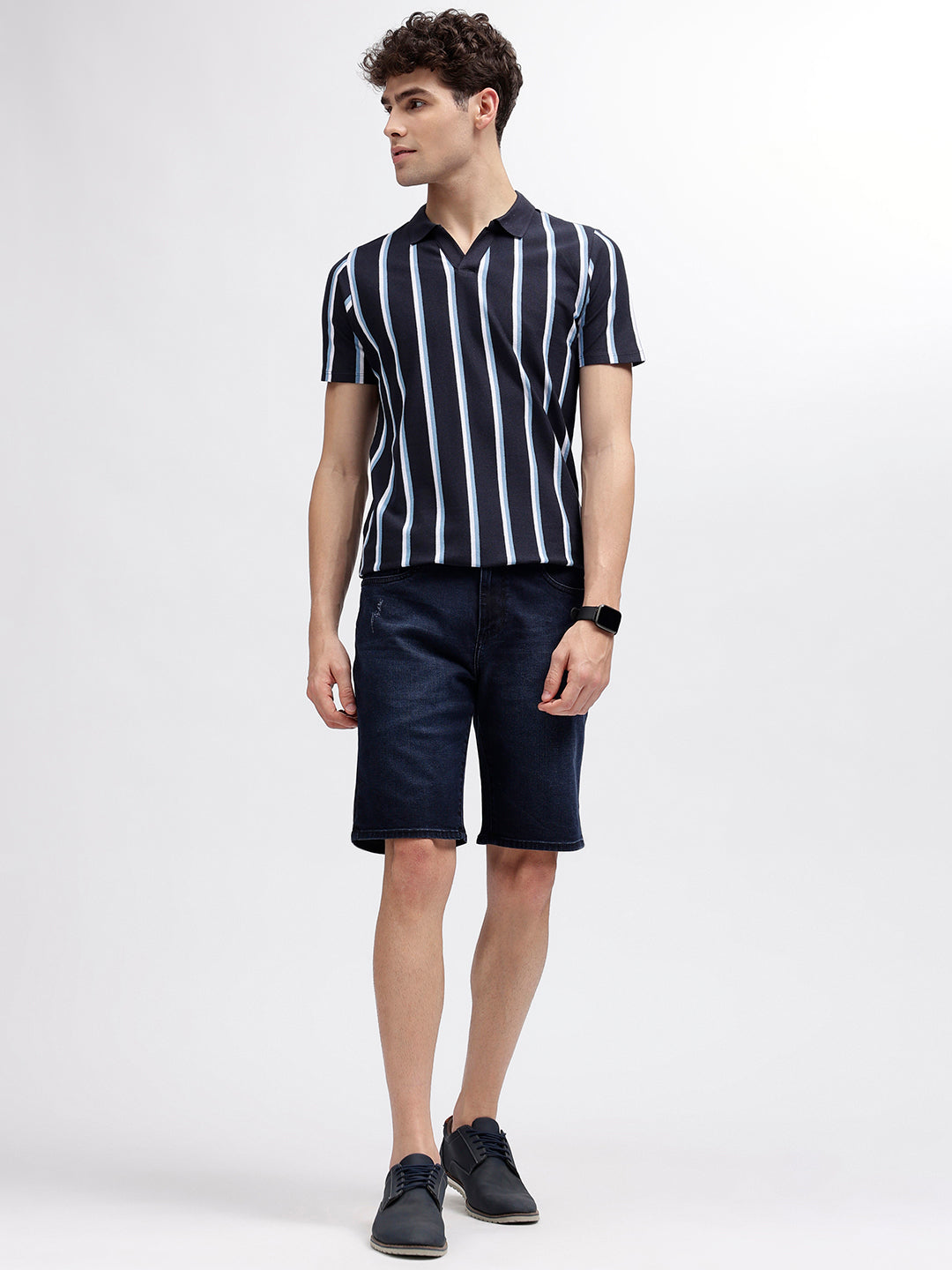 Lindbergh Men Blue Solid Regular Fit Shorts