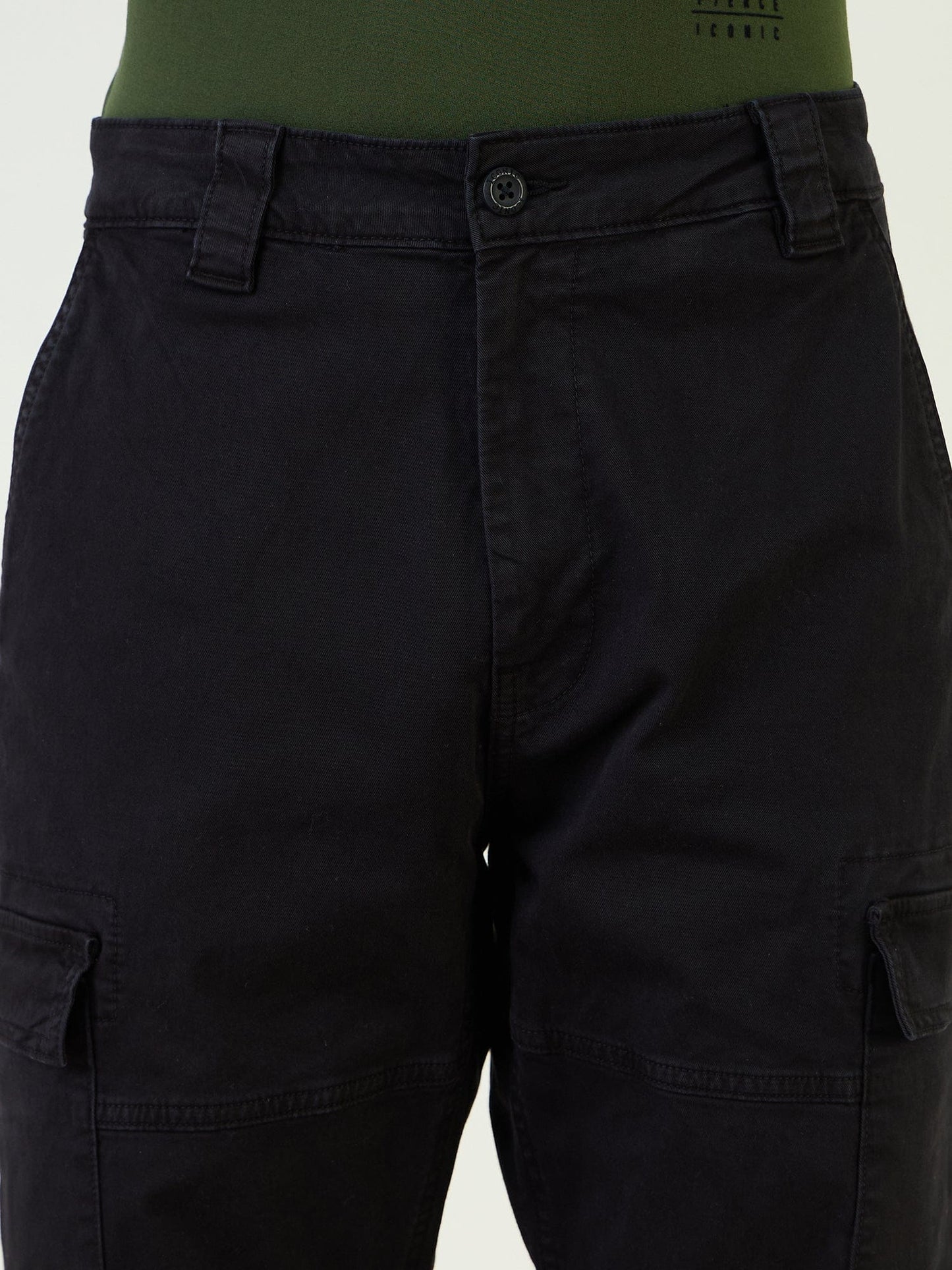 Iconic Men Black Cargo Fit Solid Cargo Trouser