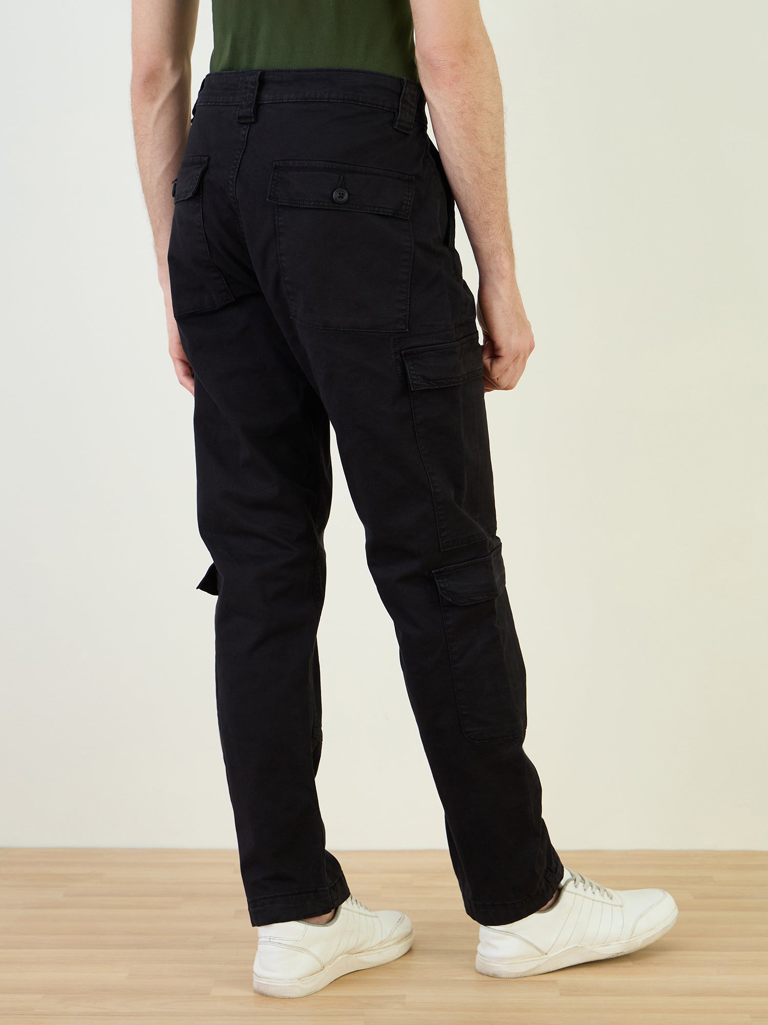 Iconic Men Black Cargo Fit Solid Cargo Trouser