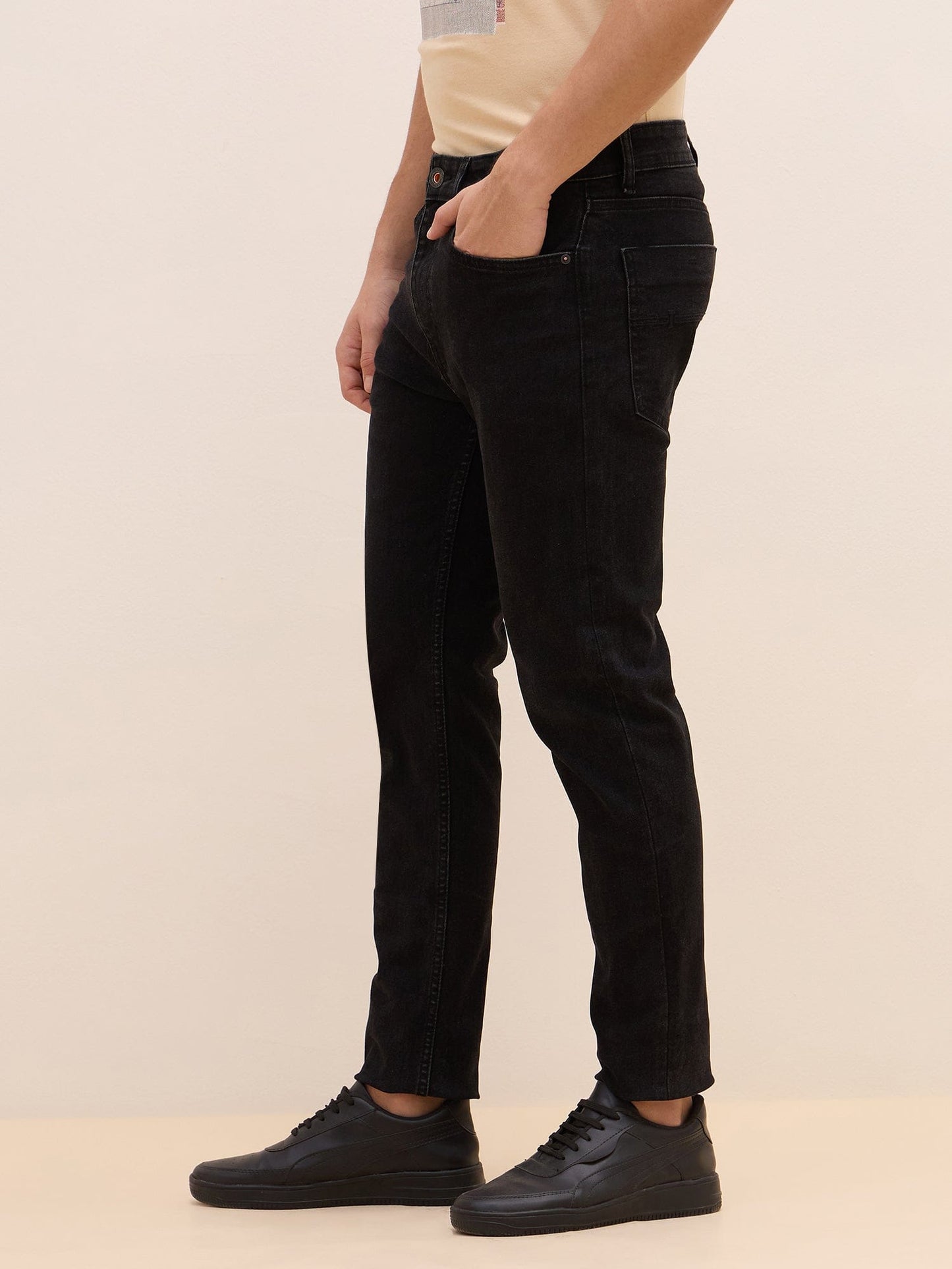 Iconic Men Black Slim Tapered Solid Jeans