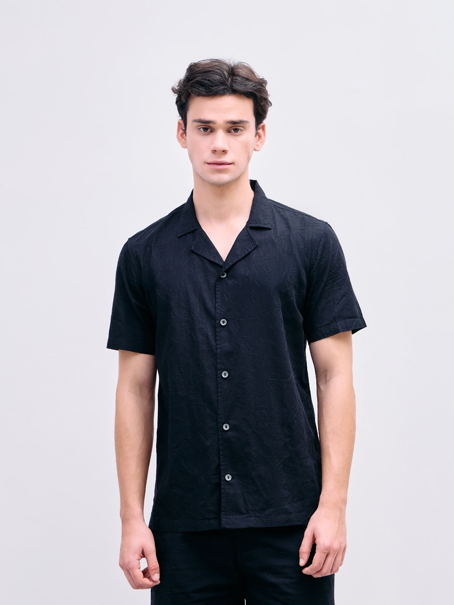Iconic Men Black Solid Resort Collar Shirt