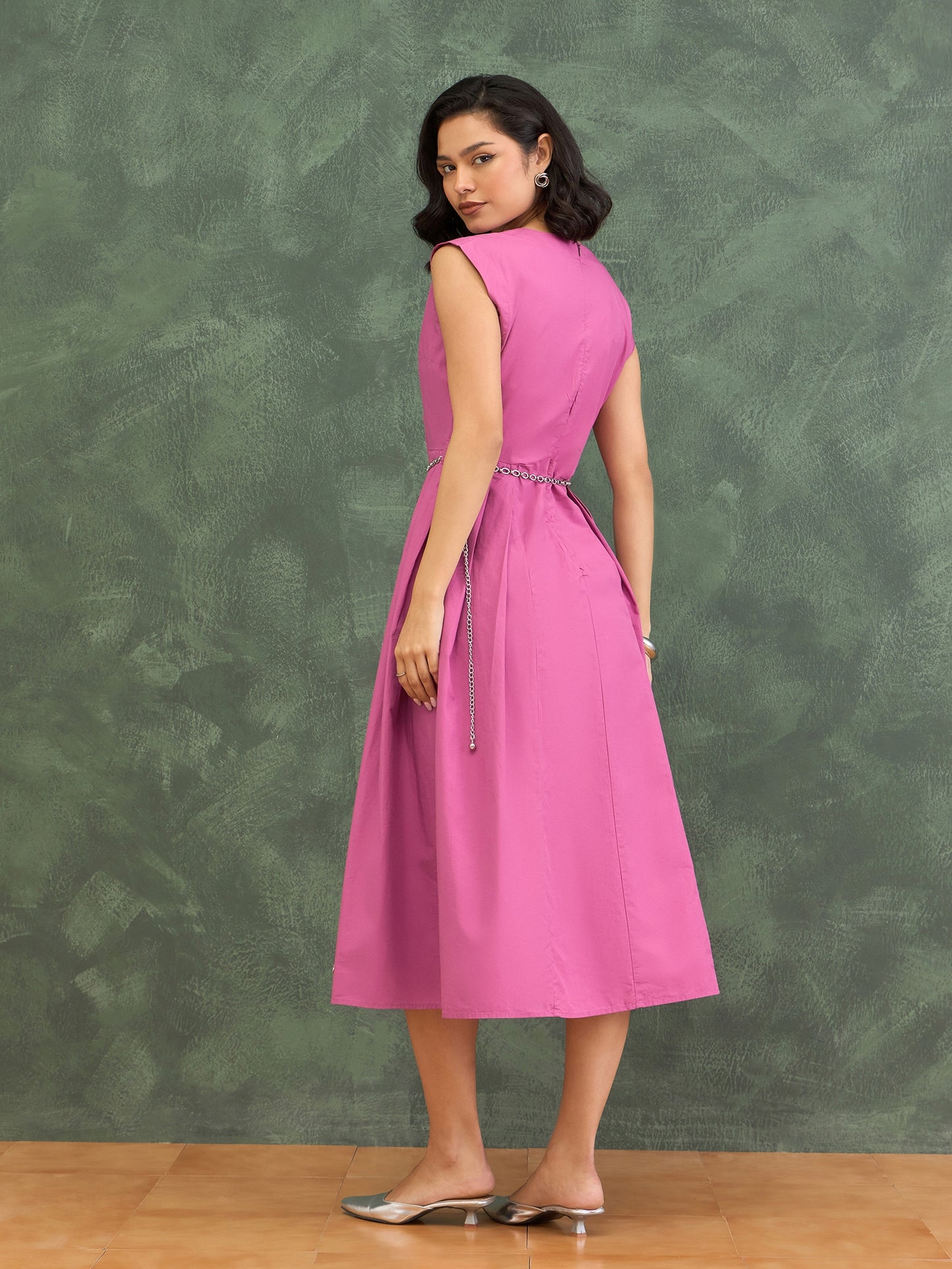 Iconic Women Purple Solid V-Cut Dress