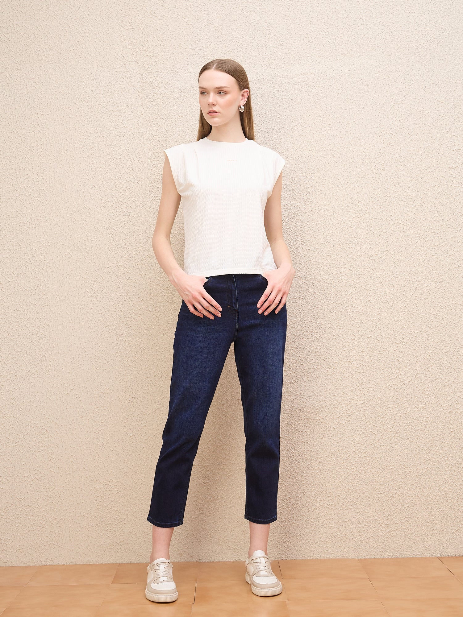 Iconic Women Blue Slim Fit Solid Jeans