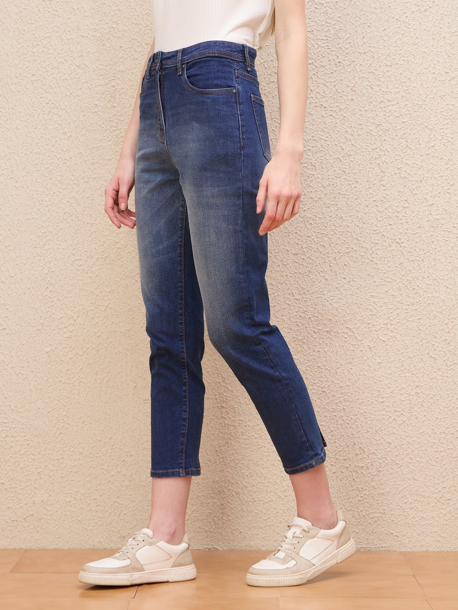 Iconic Women Blue Slim Fit Solid Jeans