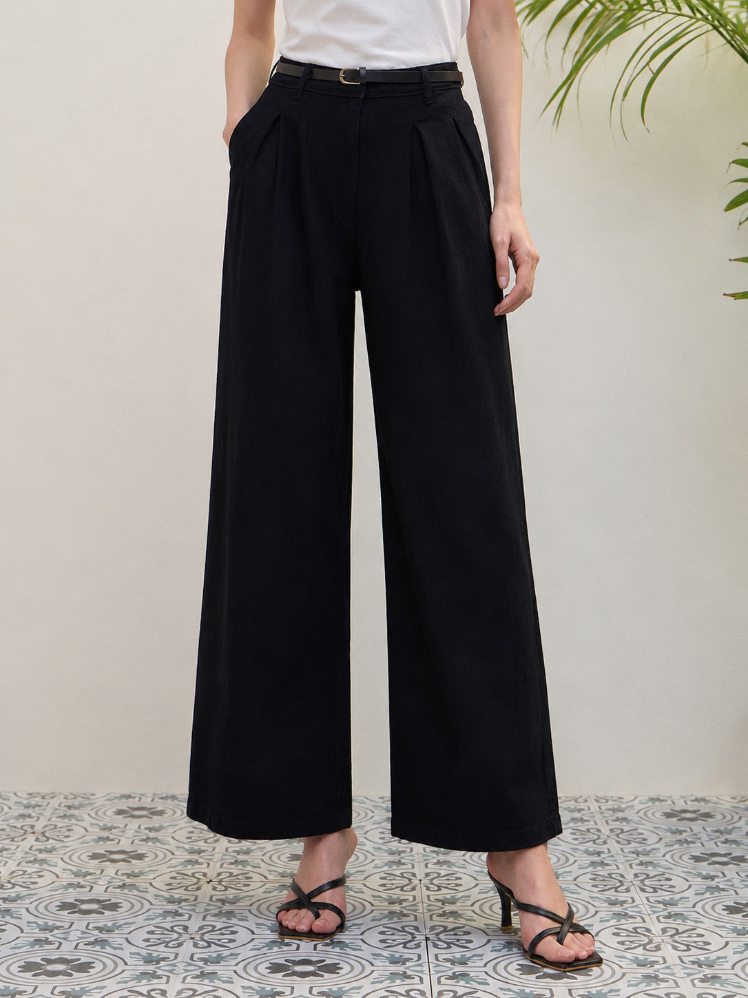 Iconic Women Black Flared Solid Jeans
