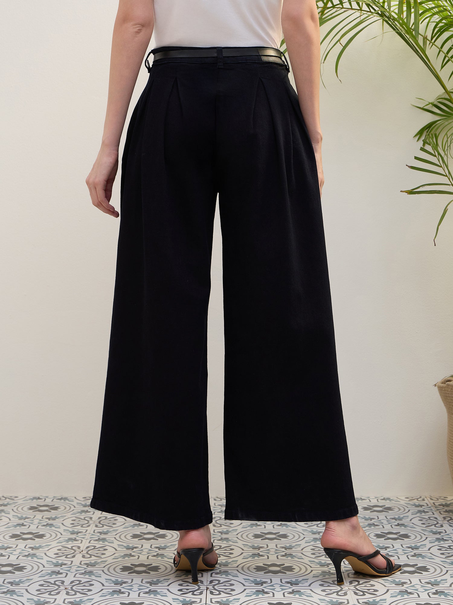 Iconic Women Black Flared Solid Jeans