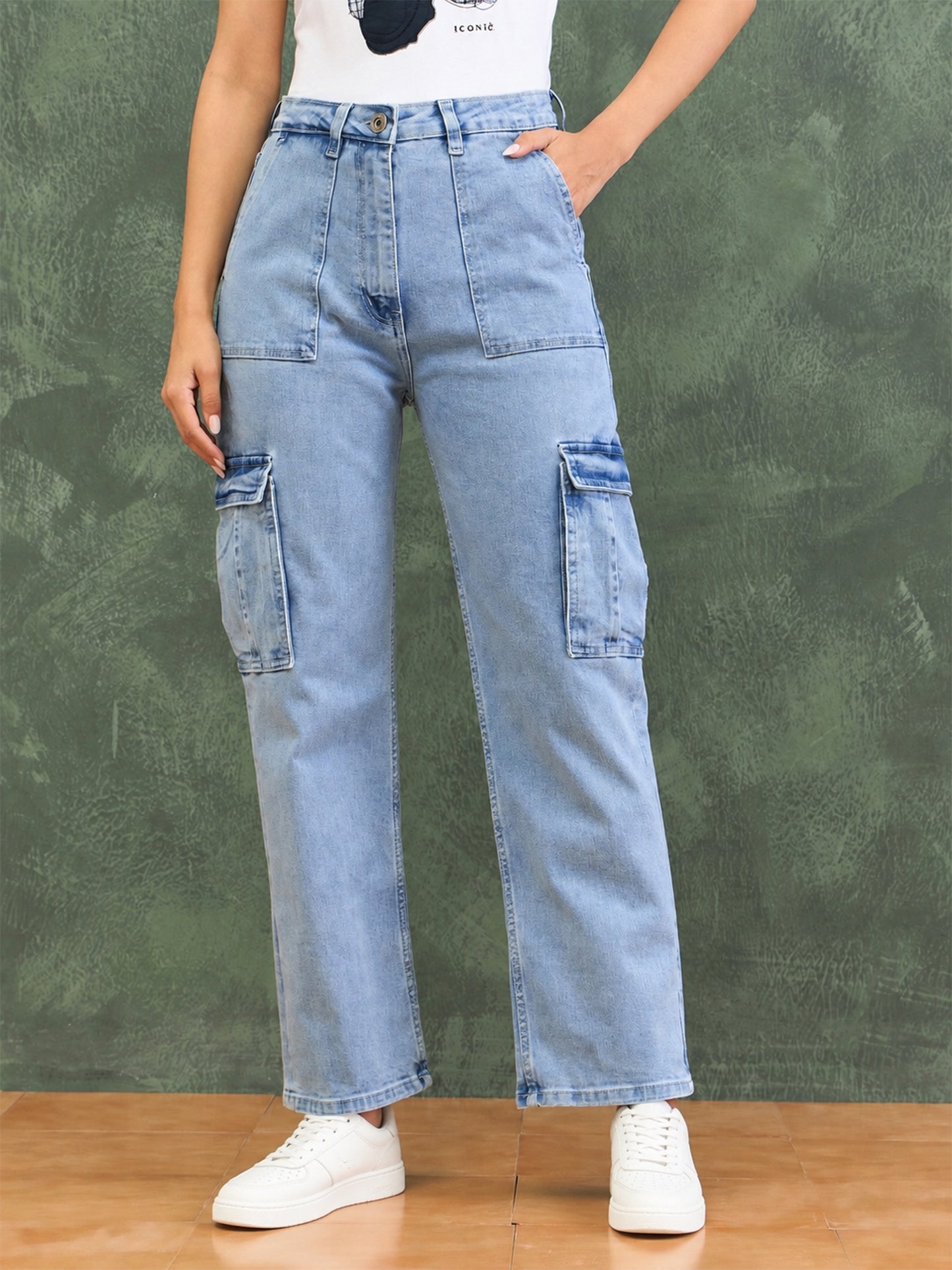 Iconic Women Blue Straight Fit Solid Jeans
