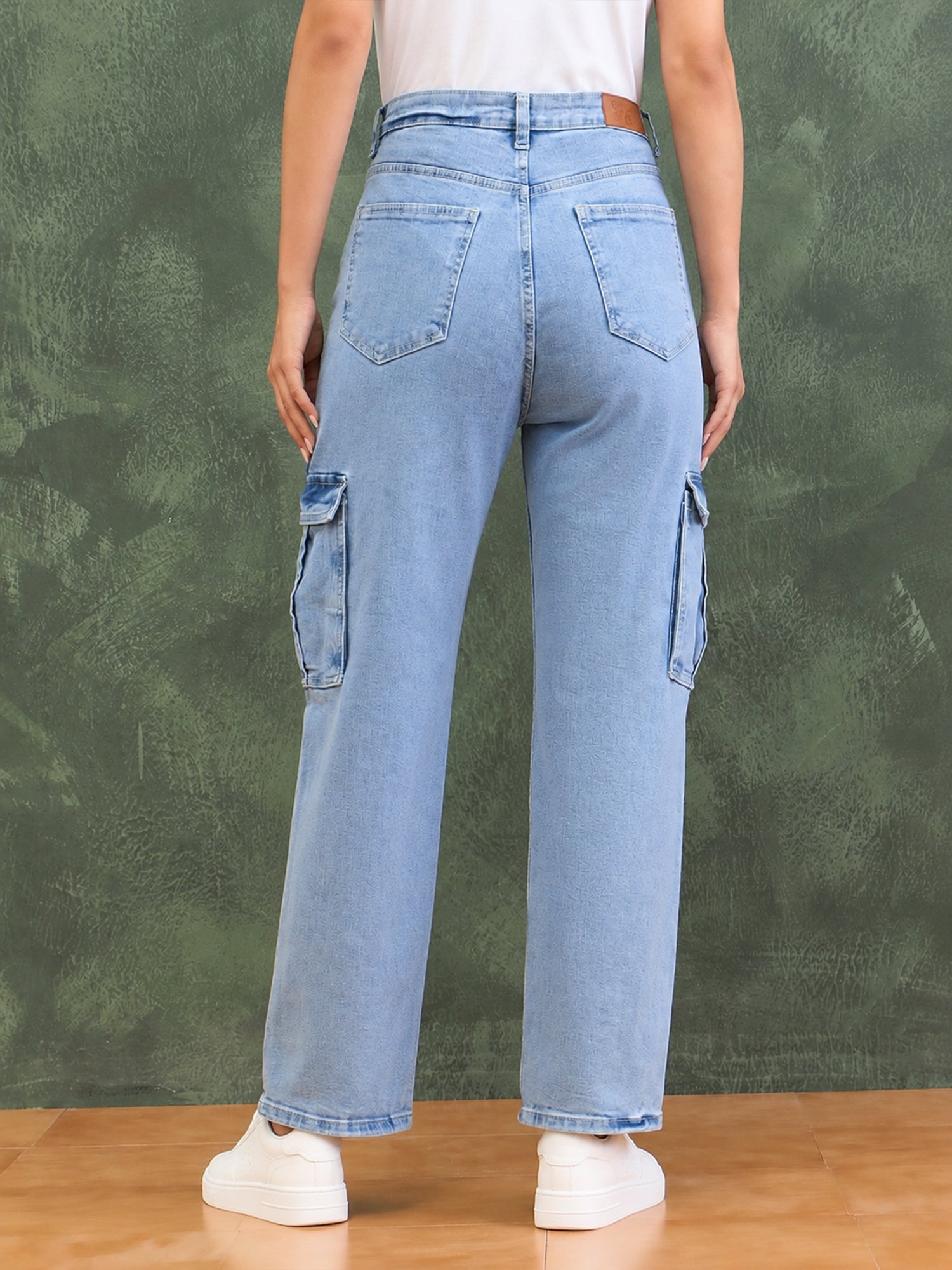 Iconic Women Blue Straight Fit Solid Jeans