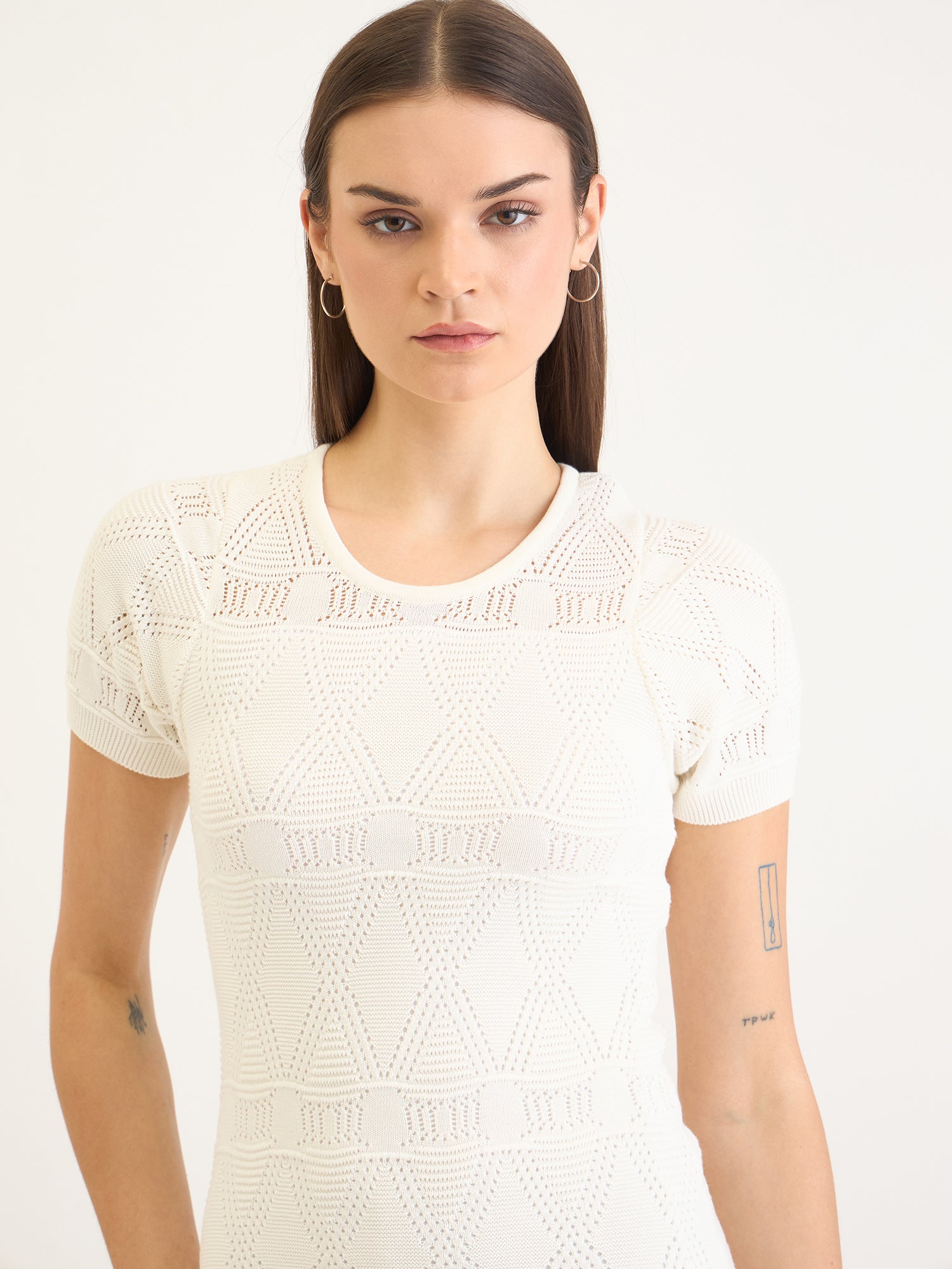 Elle Women White Knitted Round Neck Dress