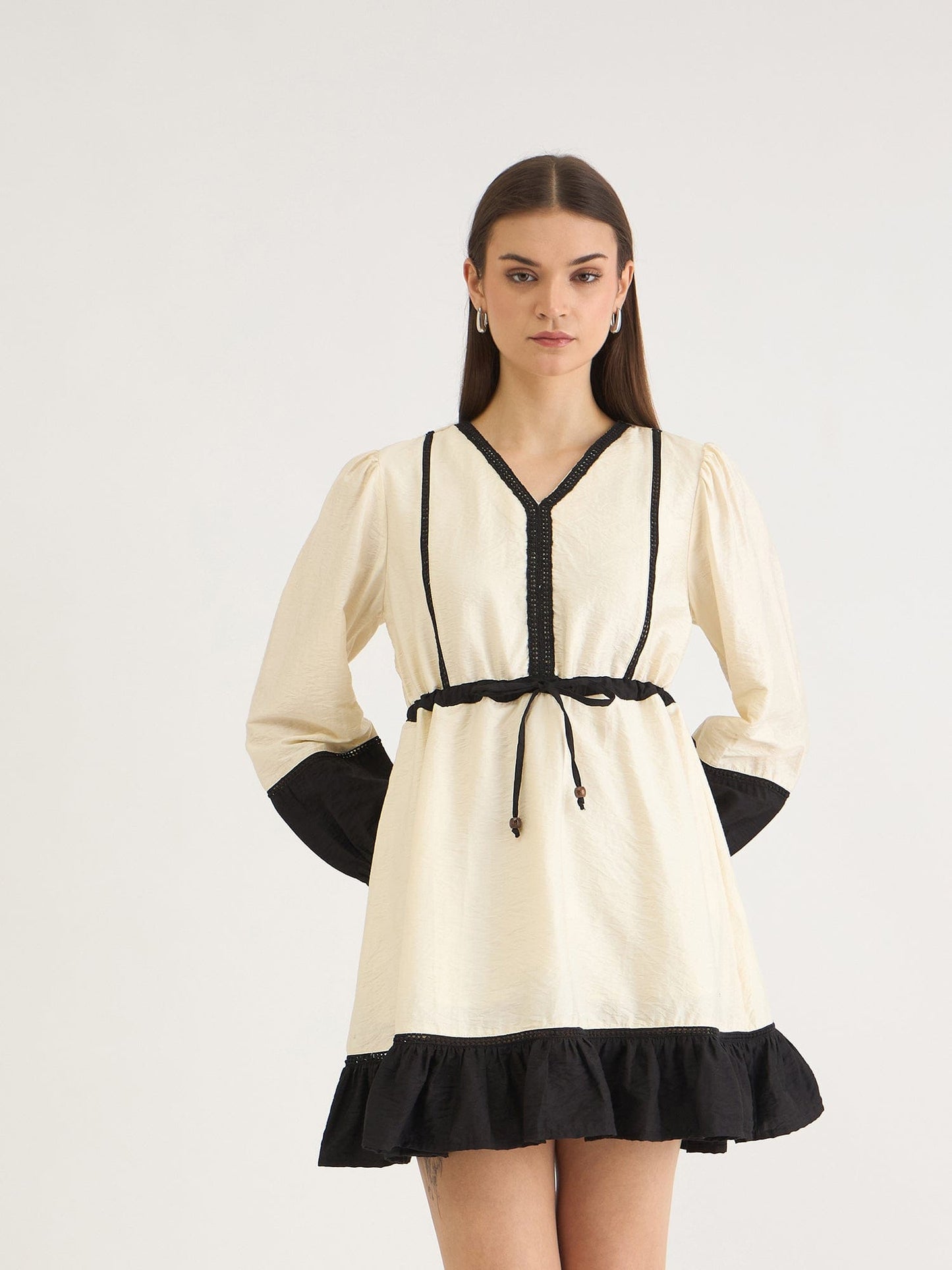 Elle Women White Solid V Neck Dress