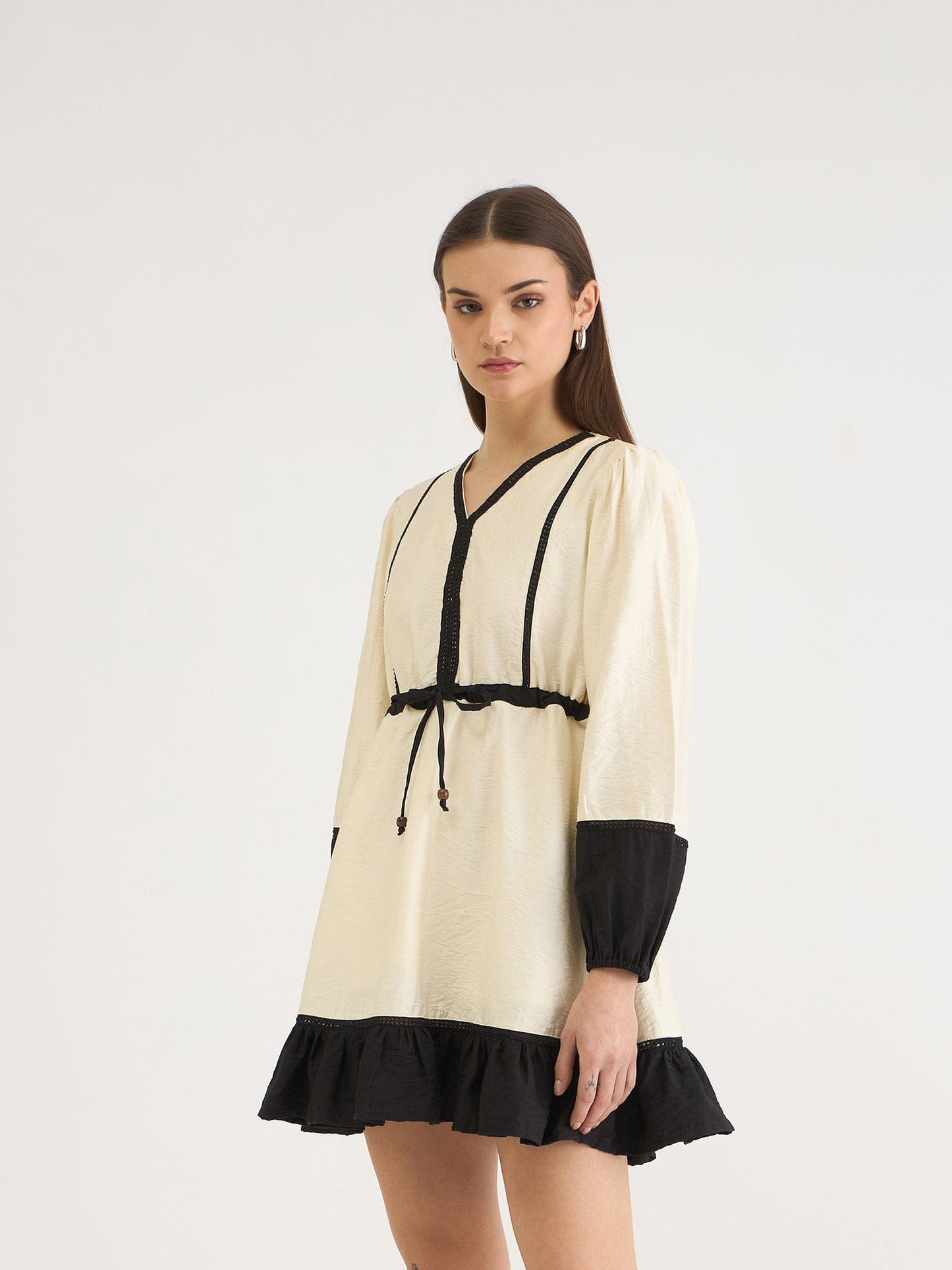 Elle Women White Solid V Neck Dress