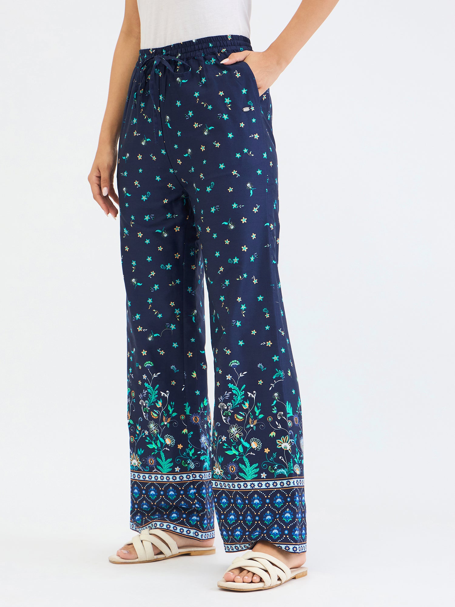 Elle Women Blue Relaxed Fit Printed Trouser