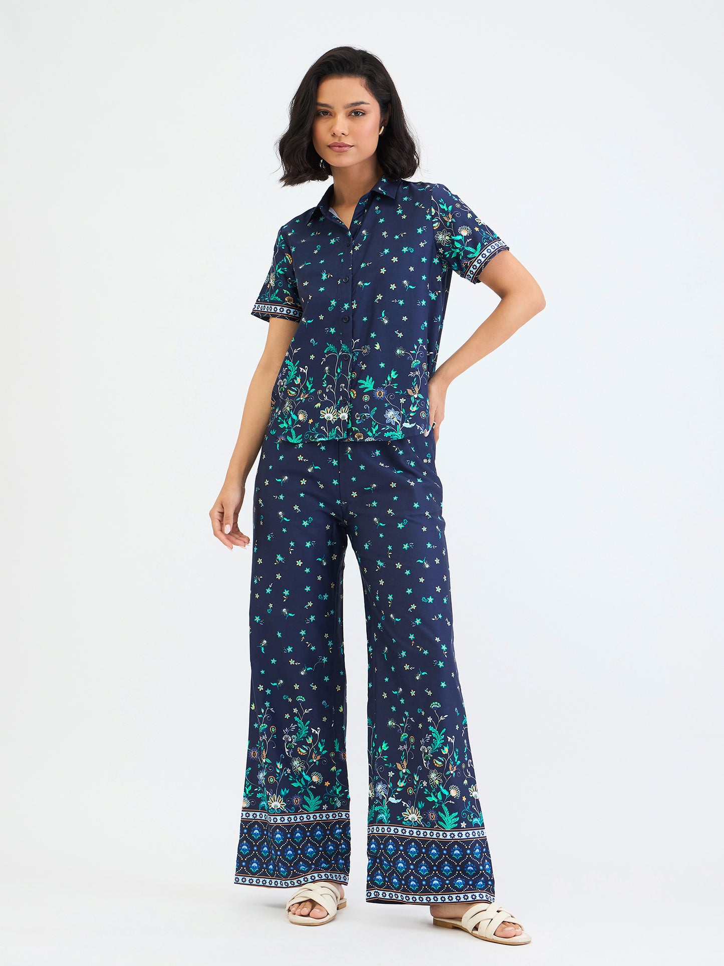 Elle Women Blue Relaxed Fit Printed Trouser
