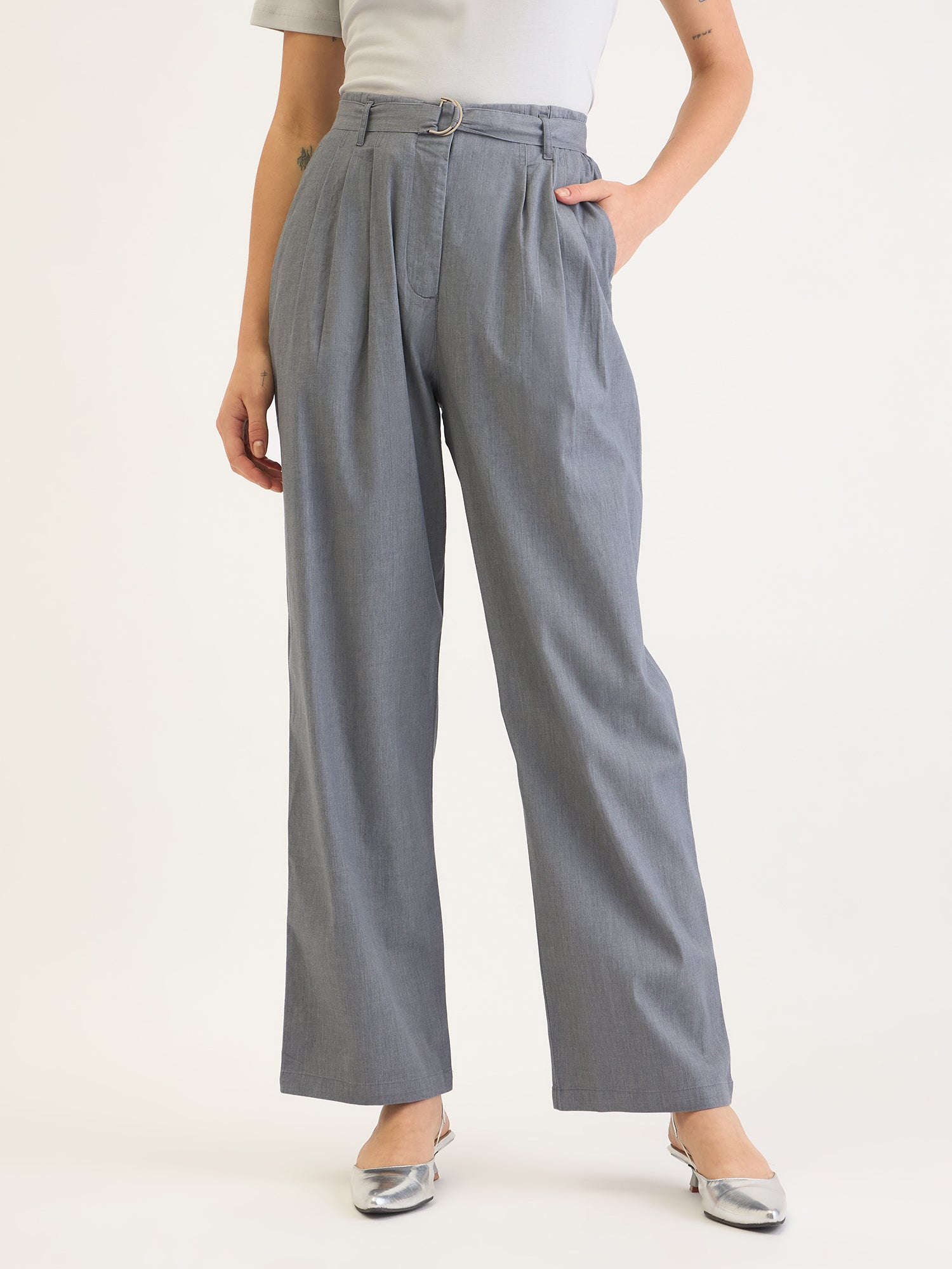 Elle Women Grey Relaxed Fit Solid Trouser
