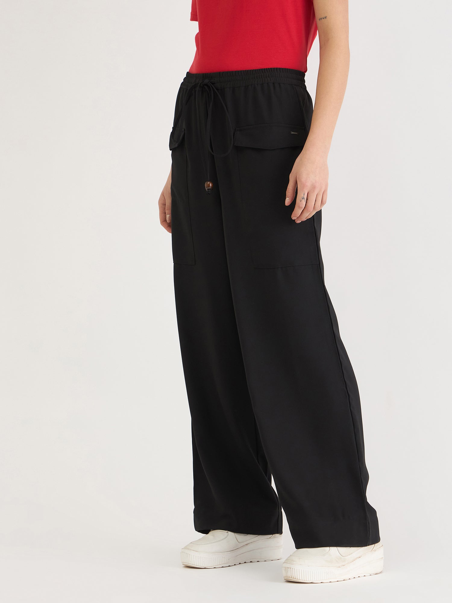 Elle Women Black Relaxed Fit Solid Cargo Trouser